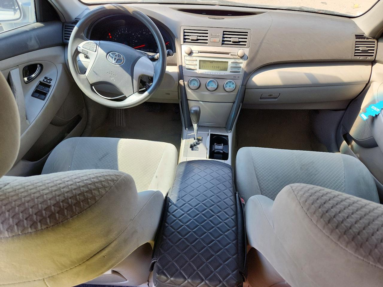 2009 Toyota Camry Le Silver vin: 4T1BE46K59U389908