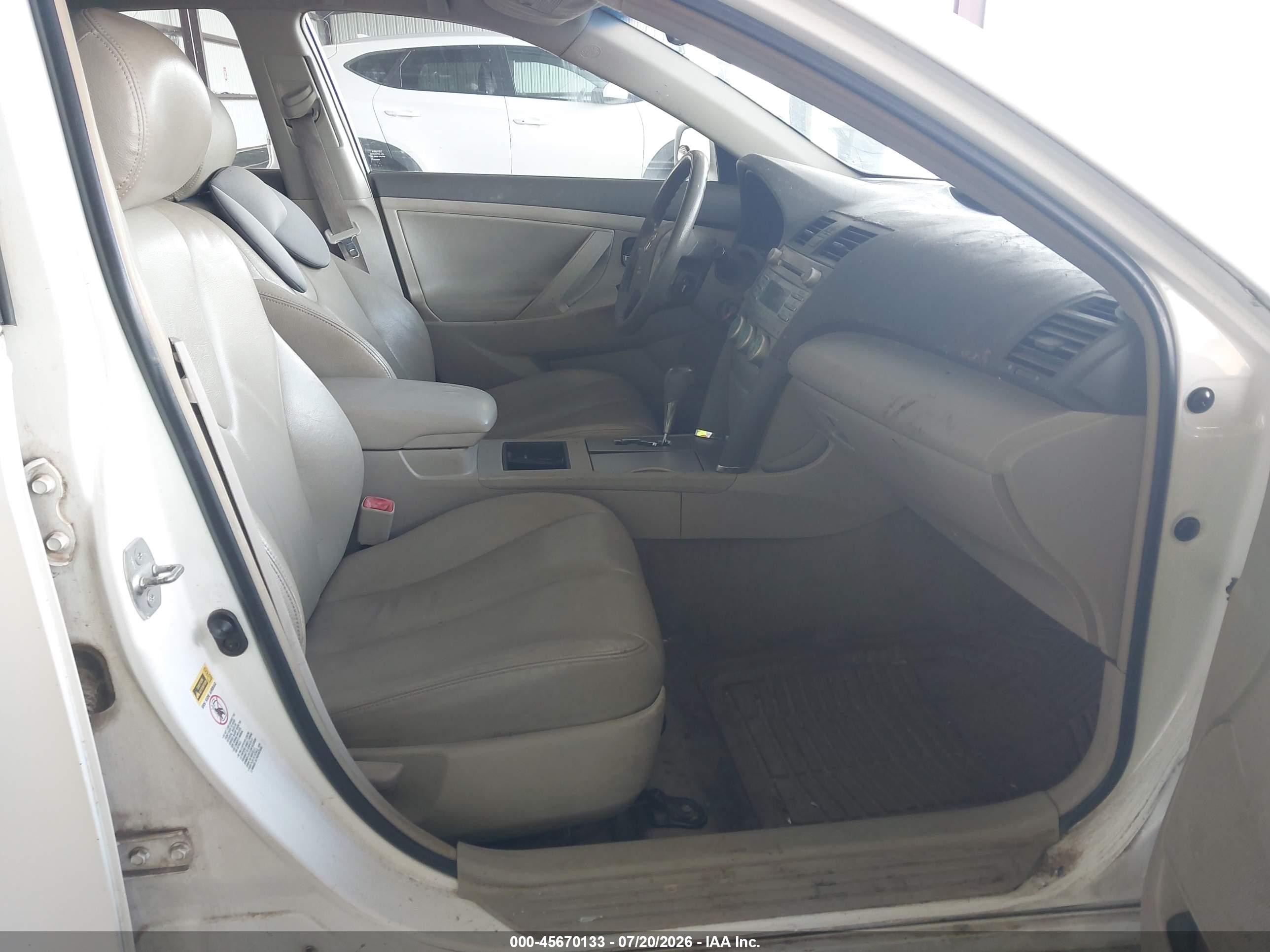 2009 Toyota Camry Le White vin: 4T1BE46K59U794991