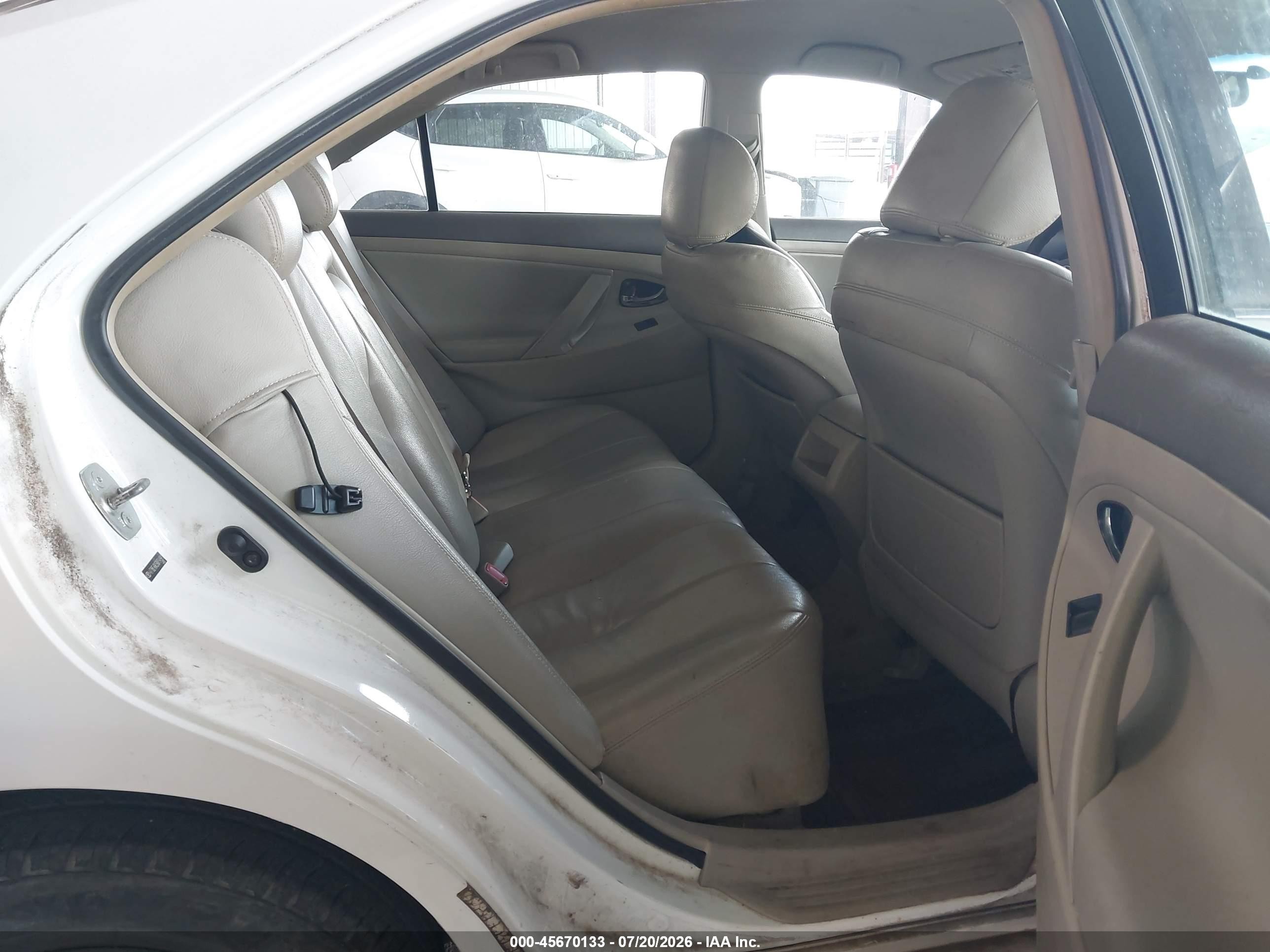 2009 Toyota Camry Le White vin: 4T1BE46K59U794991