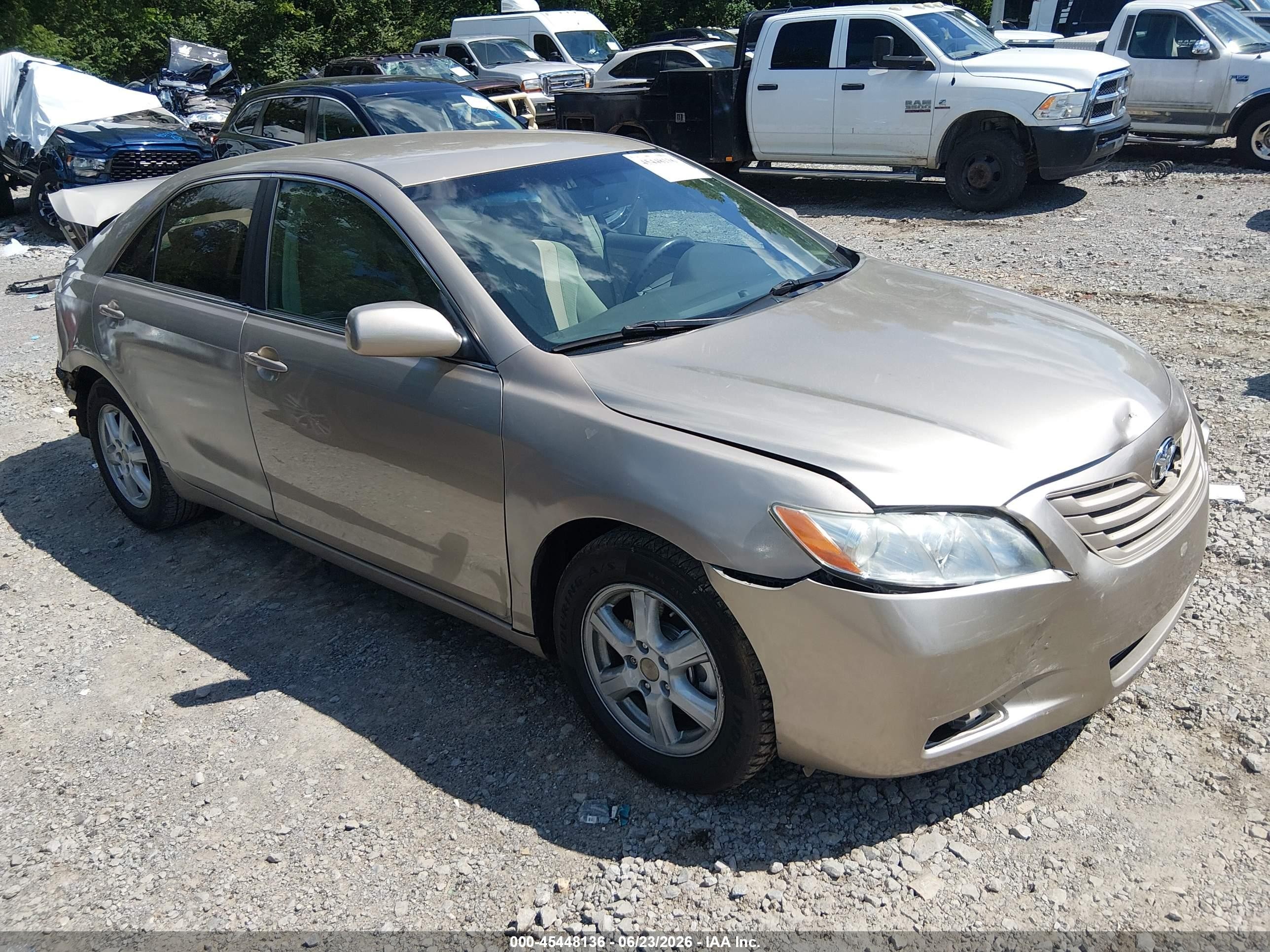 2009 Toyota Camry Le Gold vin: 4T1BE46K59U818044