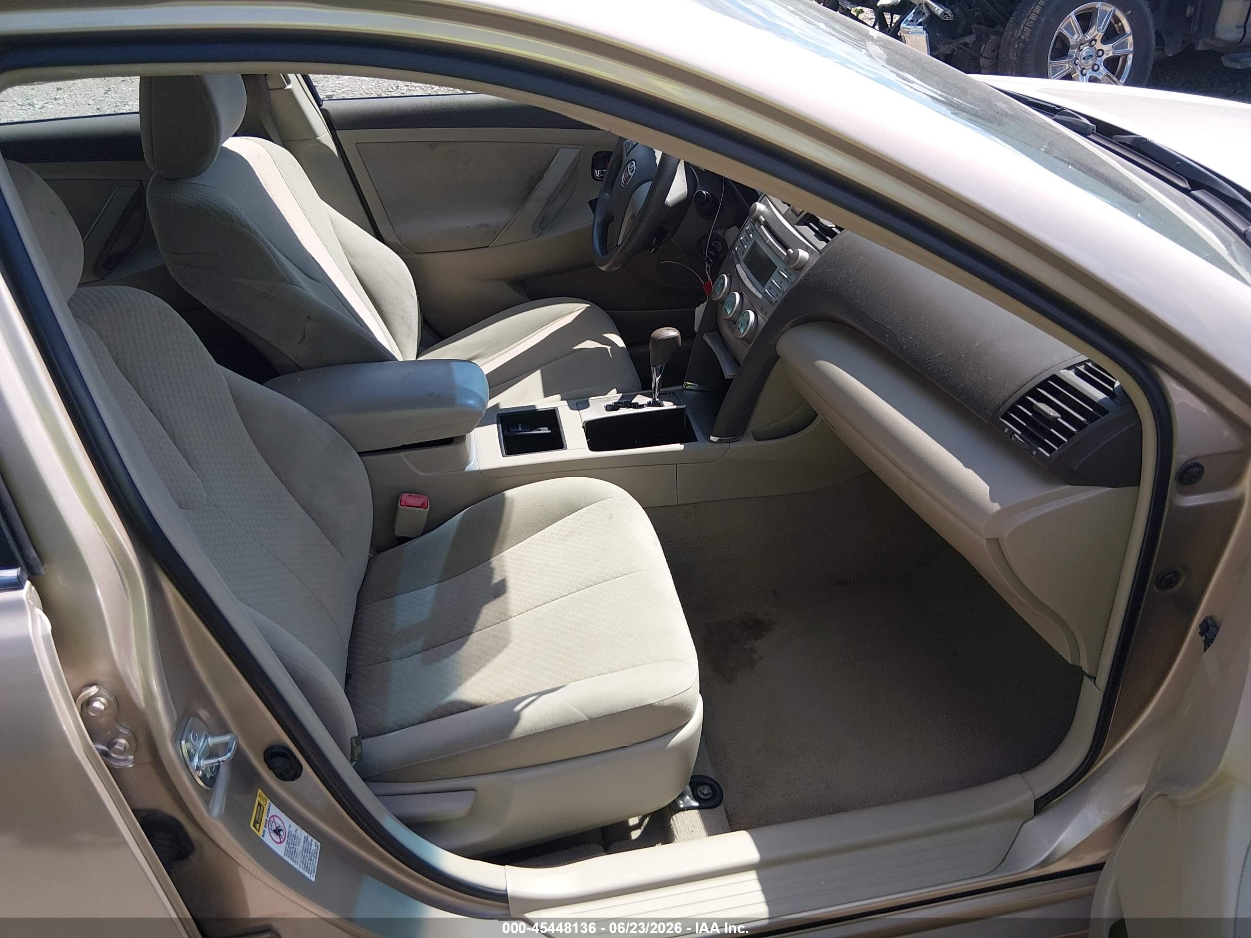 2009 Toyota Camry Le Золотой vin: 4T1BE46K59U818044