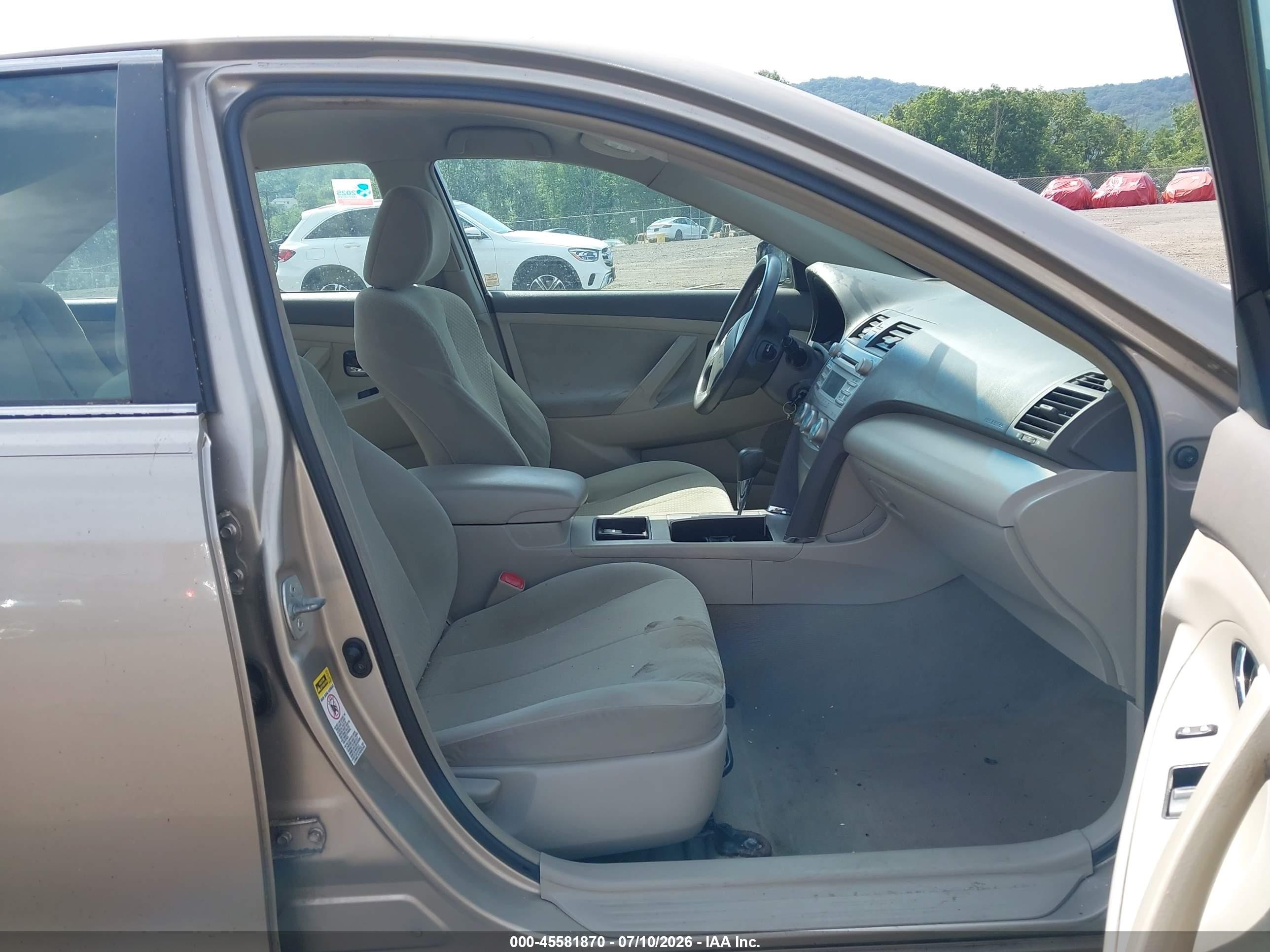 2009 Toyota Camry Le Tan vin: 4T1BE46K59U842487