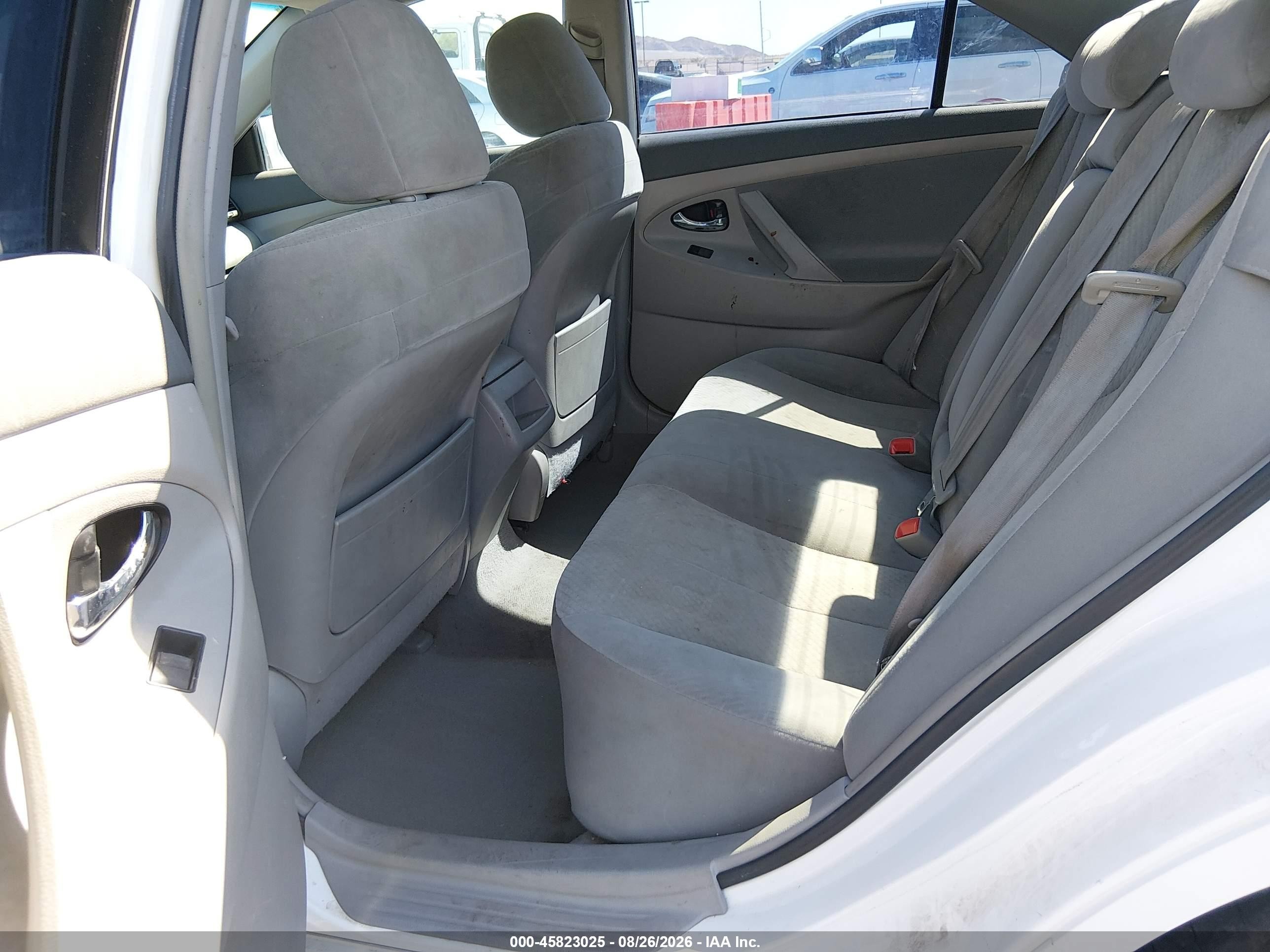 2009 Toyota Camry Le White vin: 4T1BE46K59U915759