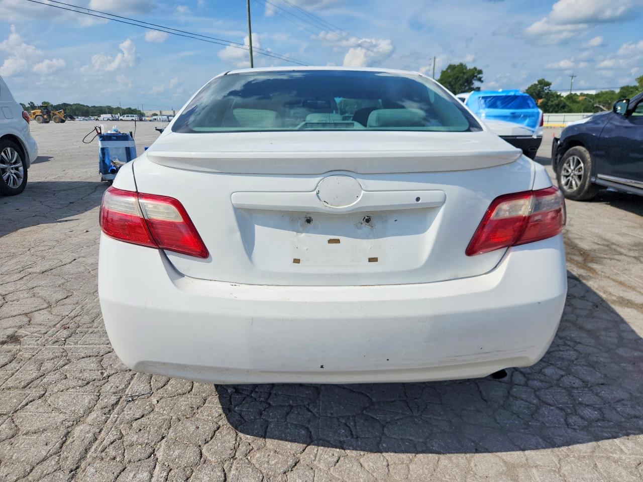 2009 Toyota Camry Le Белый vin: 4T1BE46K59U916183