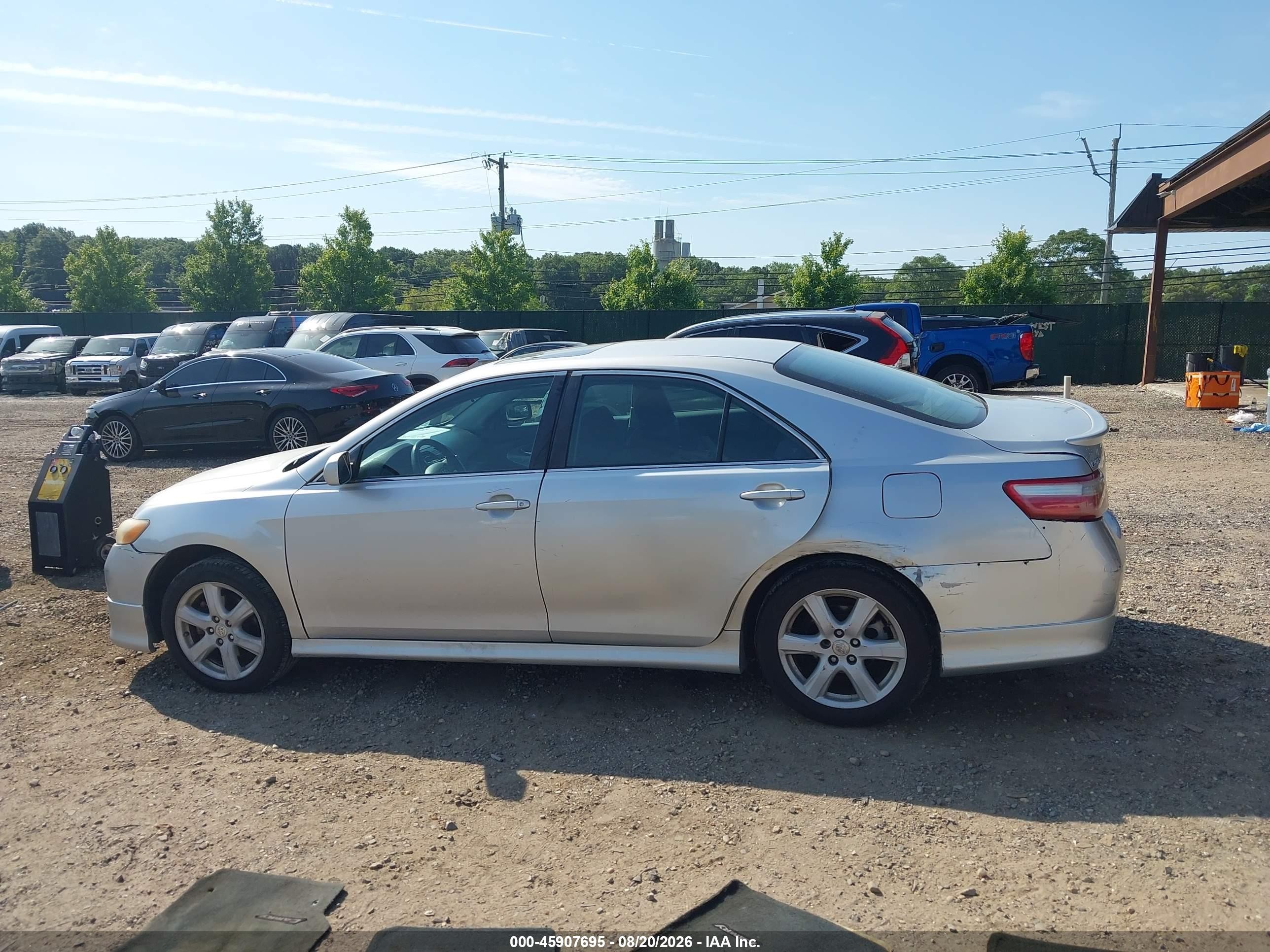 2007 Toyota Camry Se Серебряный vin: 4T1BE46K67U011710