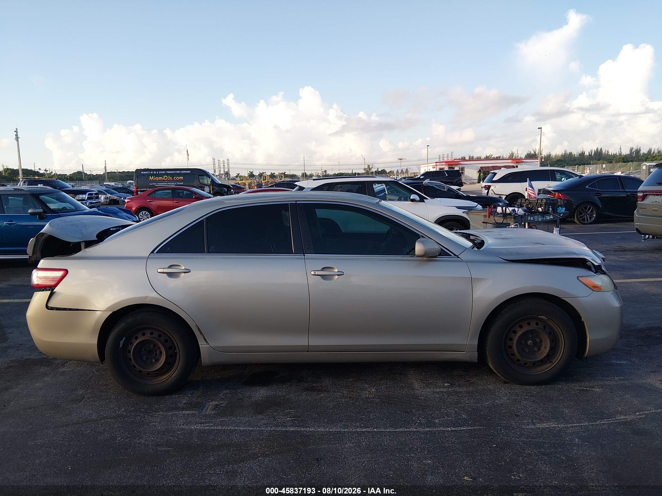 2007 Toyota Camry Ce Gold vin: 4T1BE46K67U014610