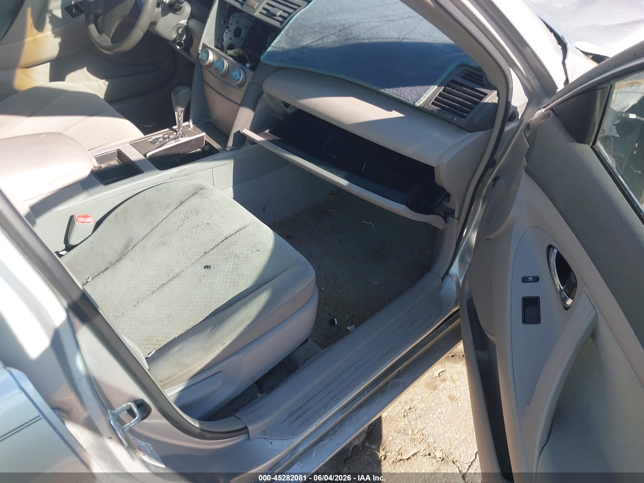 2007 Toyota Camry Le Silver vin: 4T1BE46K67U015952