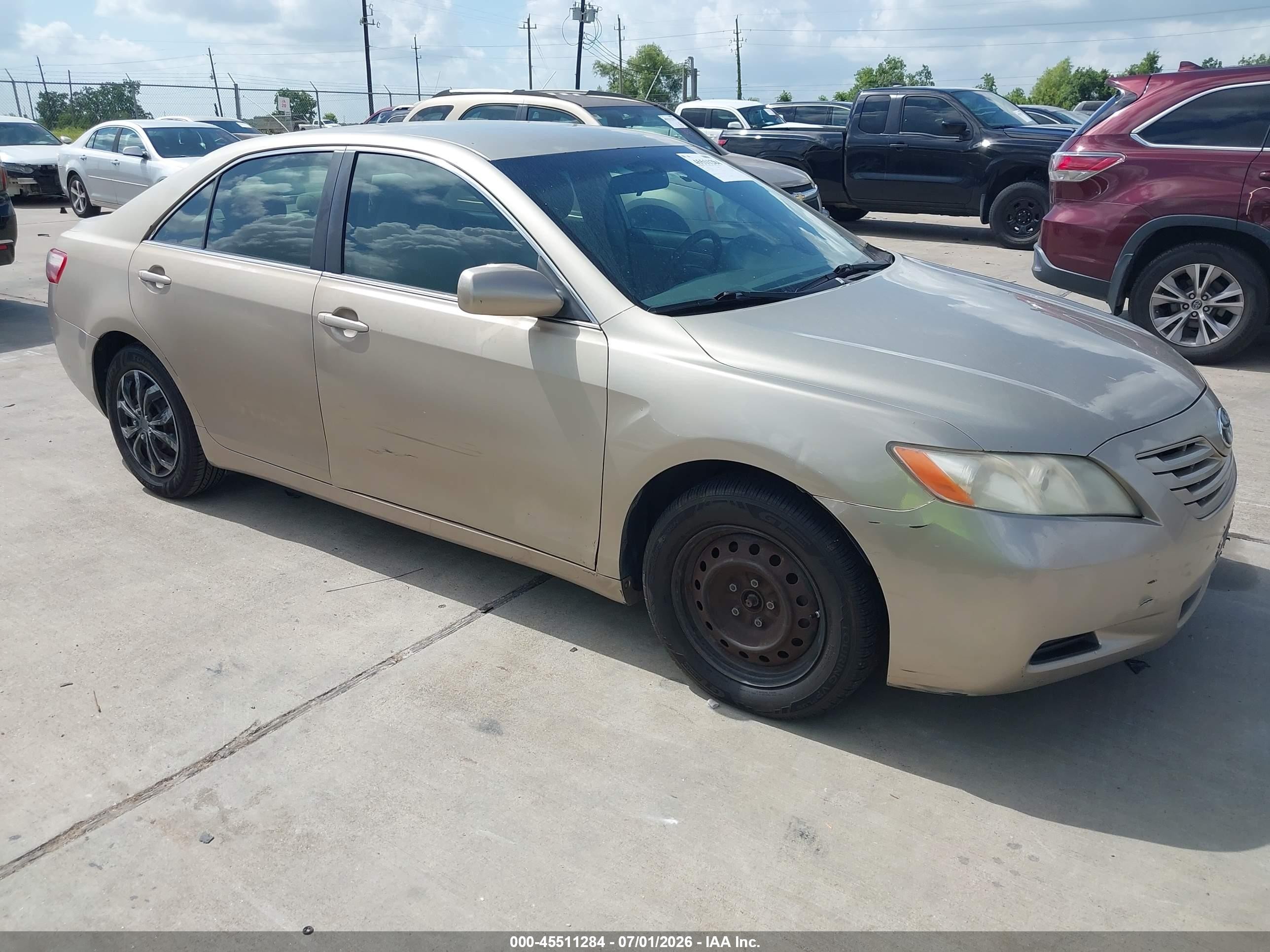 2007 Toyota Camry Le Gold vin: 4T1BE46K67U030791
