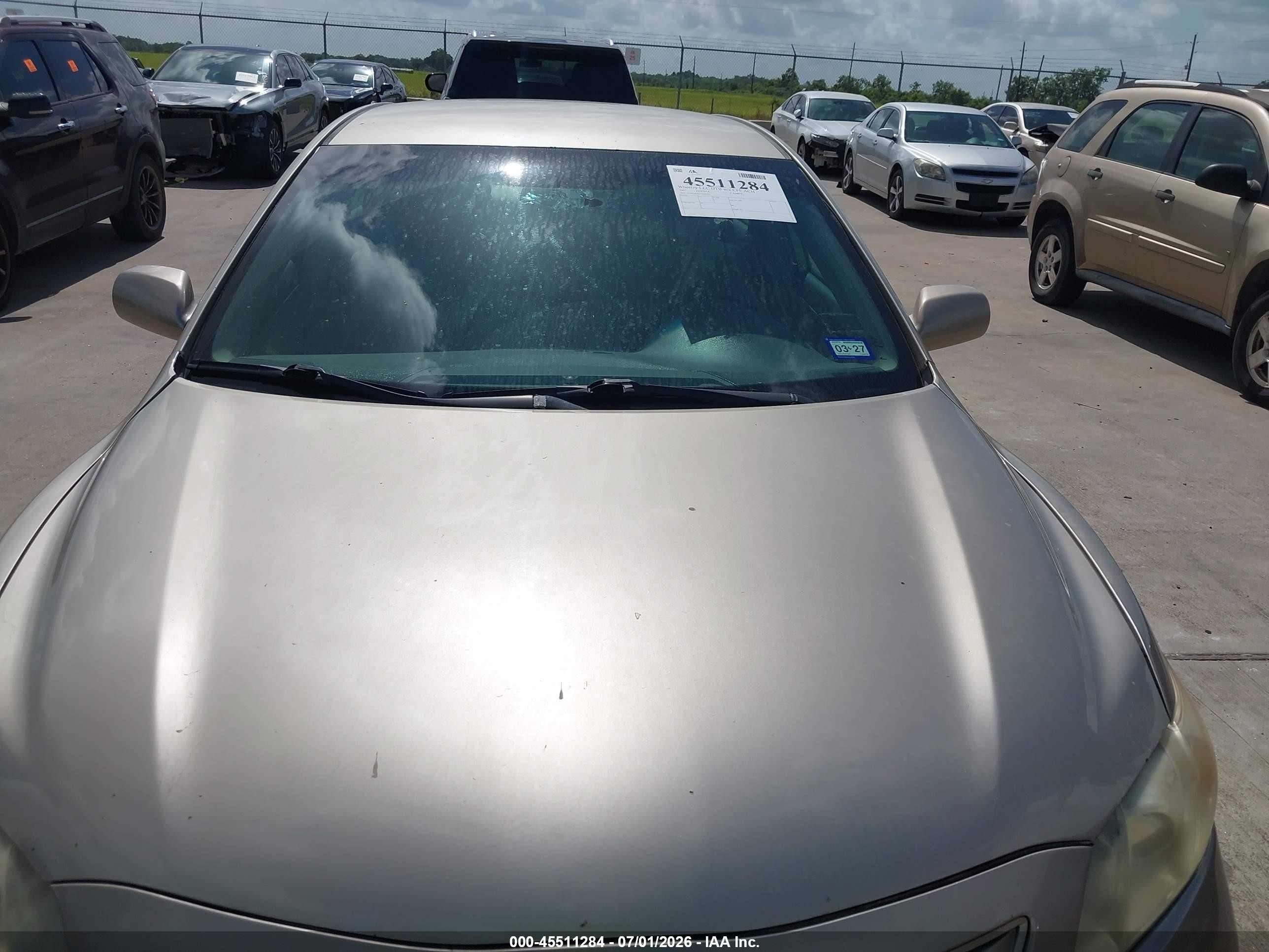 2007 Toyota Camry Le Gold vin: 4T1BE46K67U030791