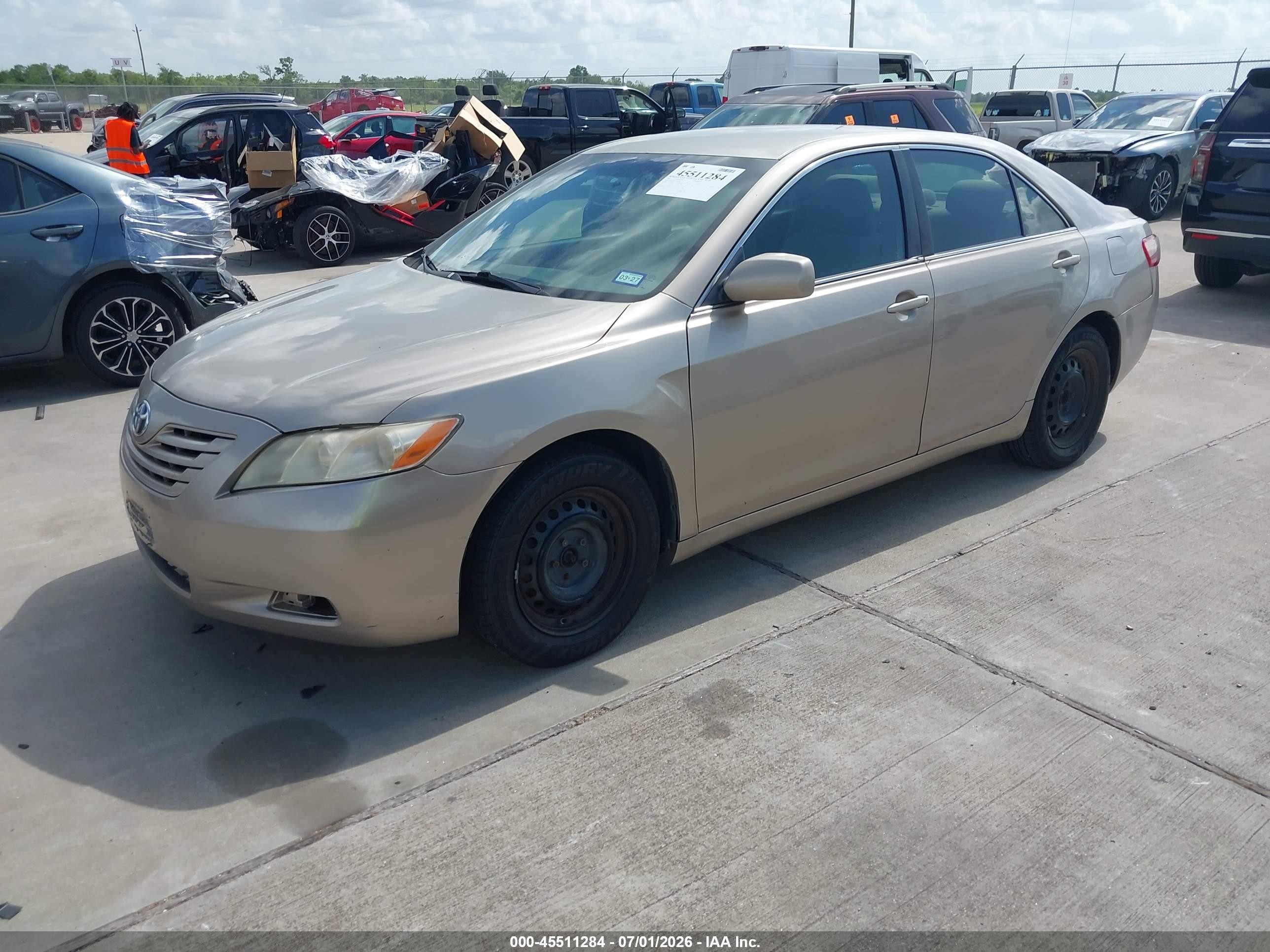 2007 Toyota Camry Le Gold vin: 4T1BE46K67U030791