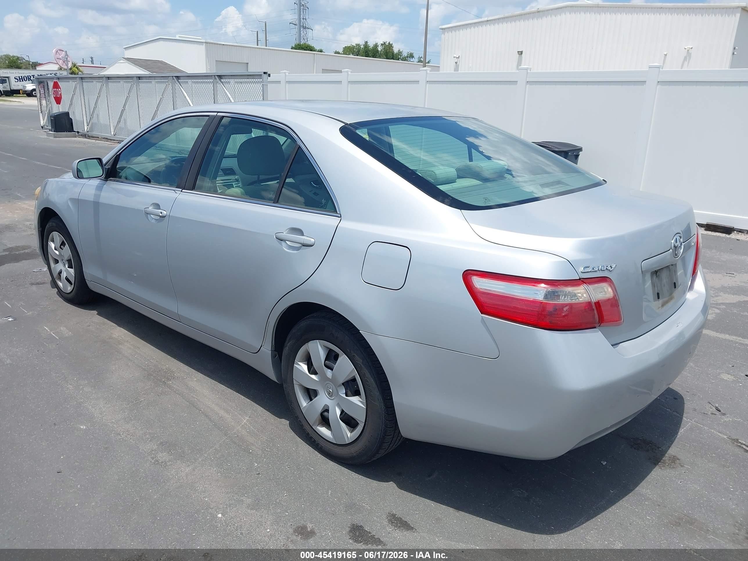 2007 Toyota Camry Le Серебряный vin: 4T1BE46K67U083264