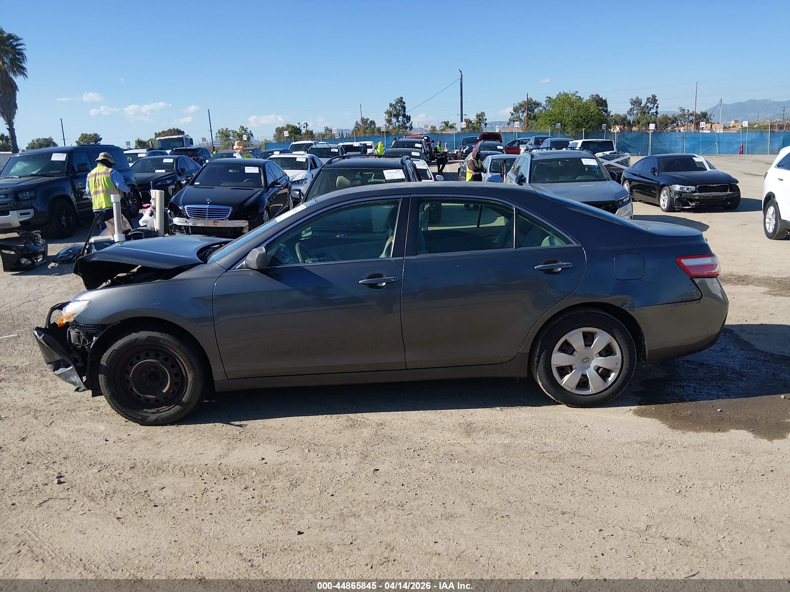 2007 Toyota Camry Le Gray vin: 4T1BE46K67U090540