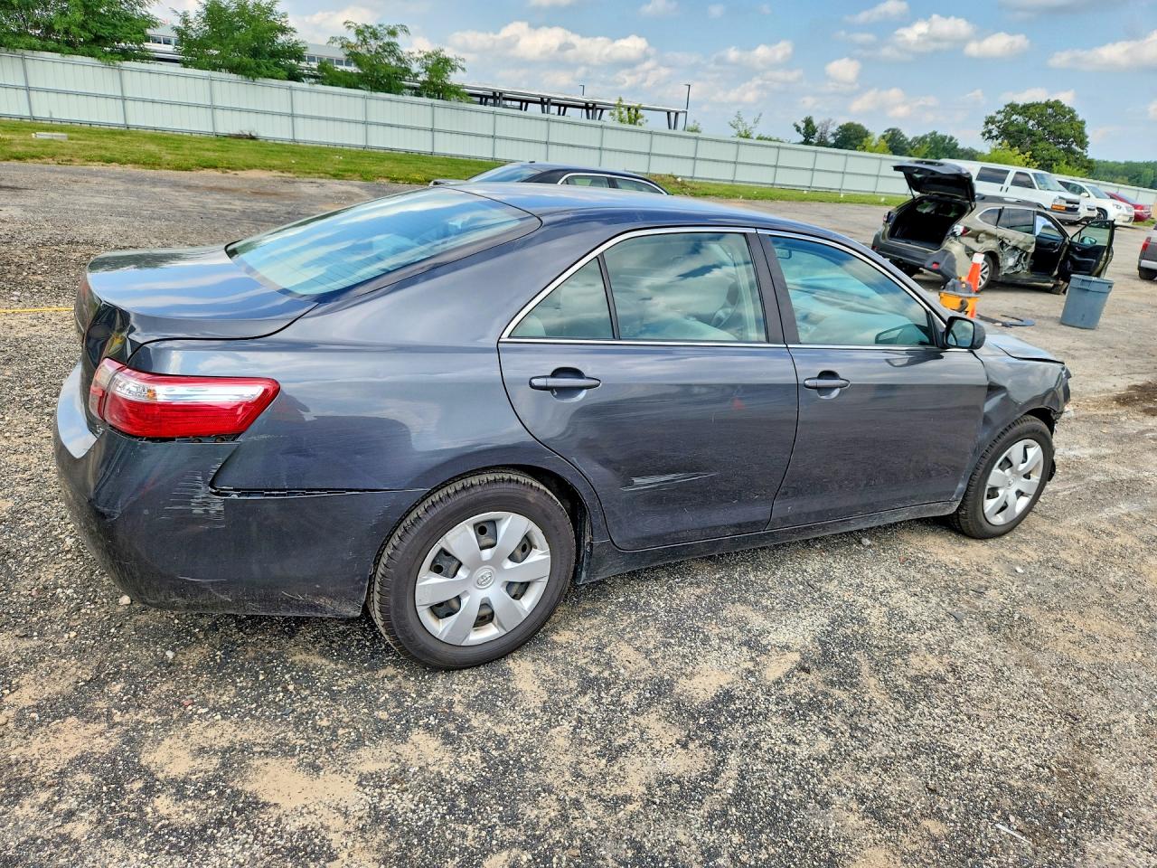 2007 Toyota Camry Le Gray vin: 4T1BE46K67U107367