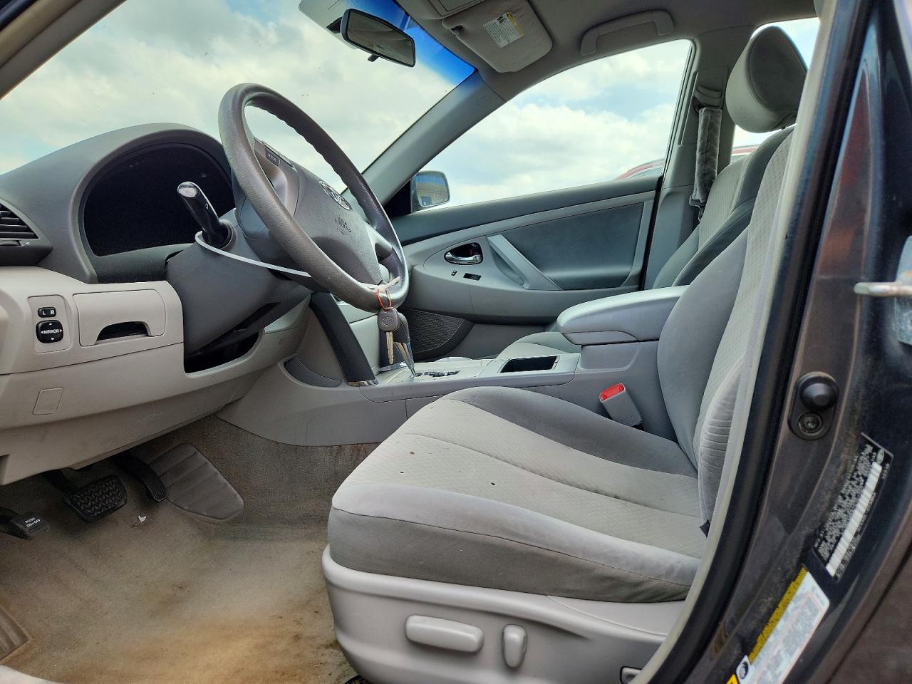2007 Toyota Camry Le Gray vin: 4T1BE46K67U107367