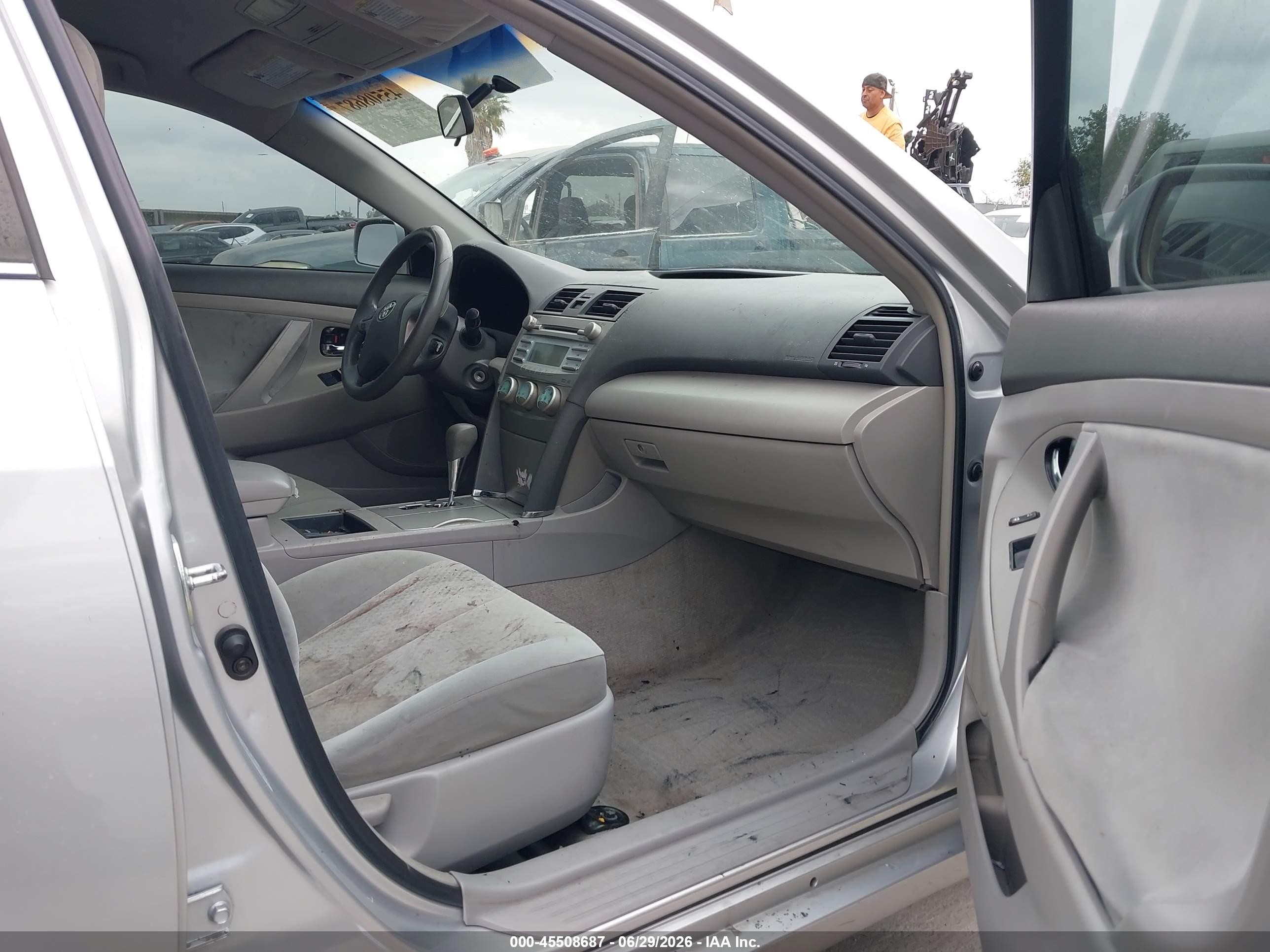 2007 Toyota Camry Le Silver vin: 4T1BE46K67U188659
