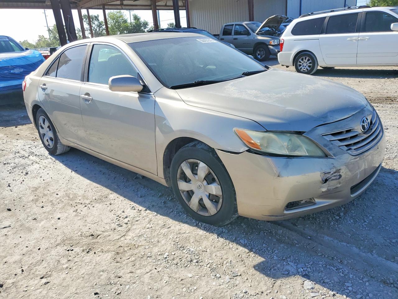 2007 Toyota Camry Le Gold vin: 4T1BE46K67U520079