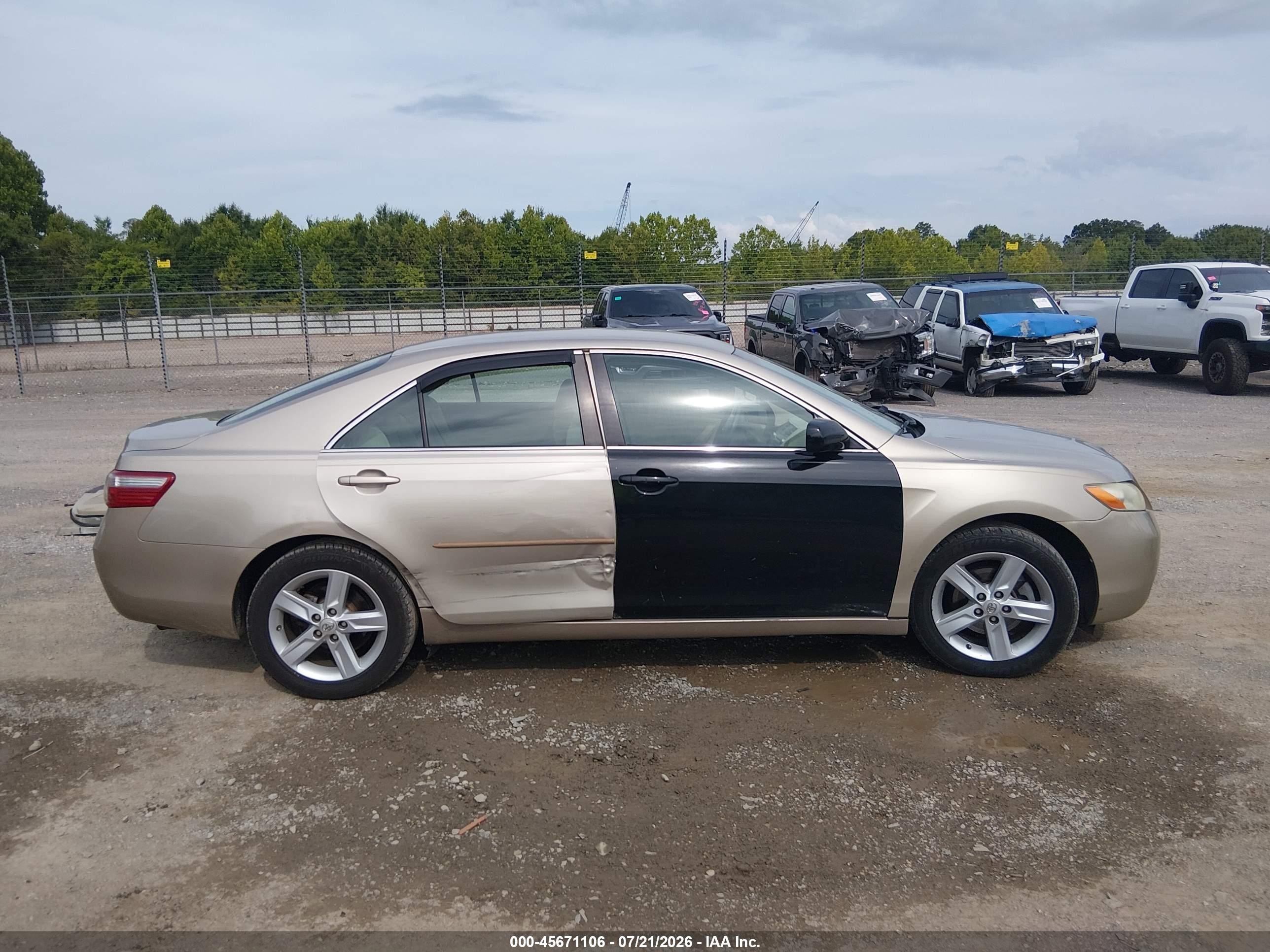 2007 Toyota Camry Le Золотой vin: 4T1BE46K67U605410