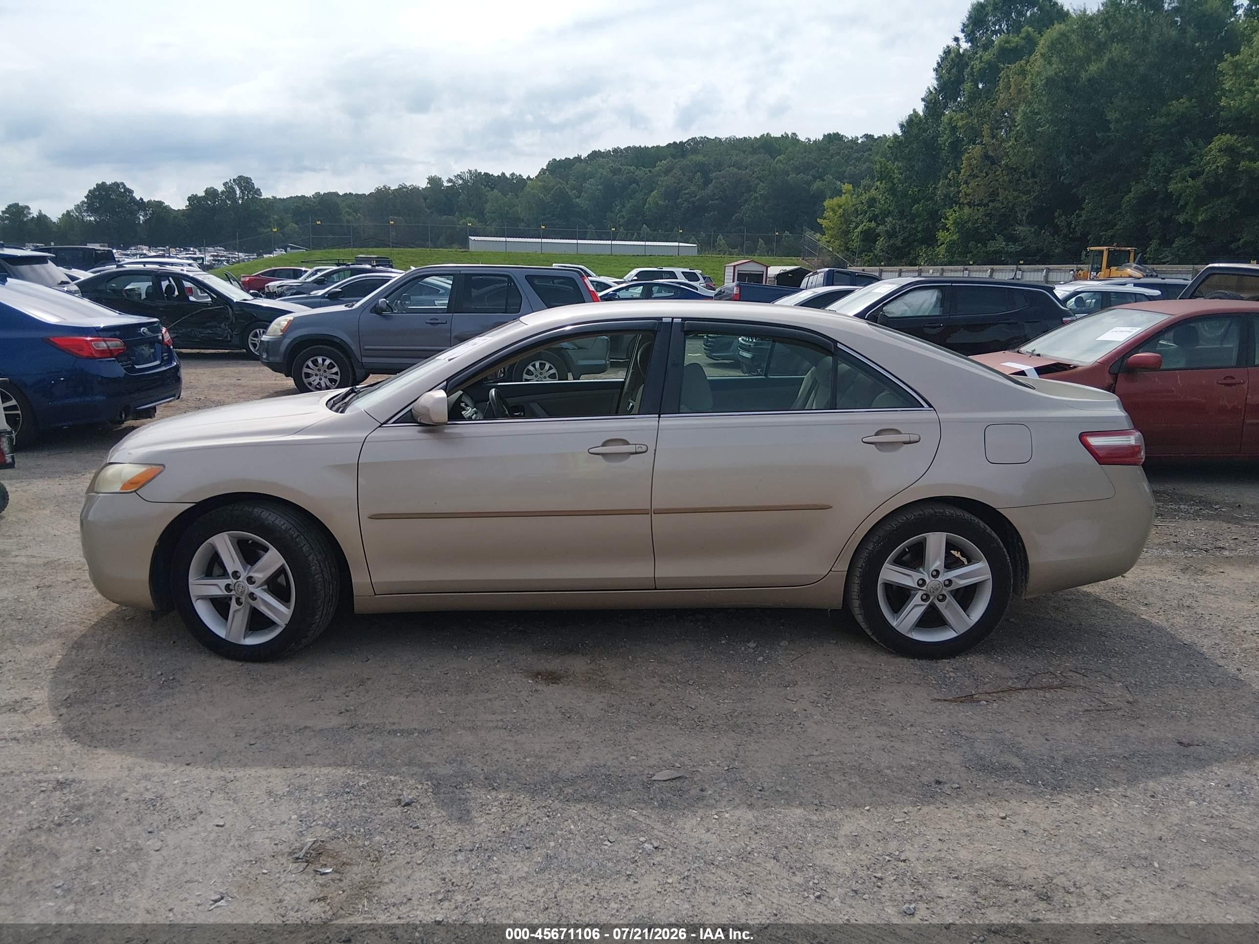 2007 Toyota Camry Le Золотой vin: 4T1BE46K67U605410