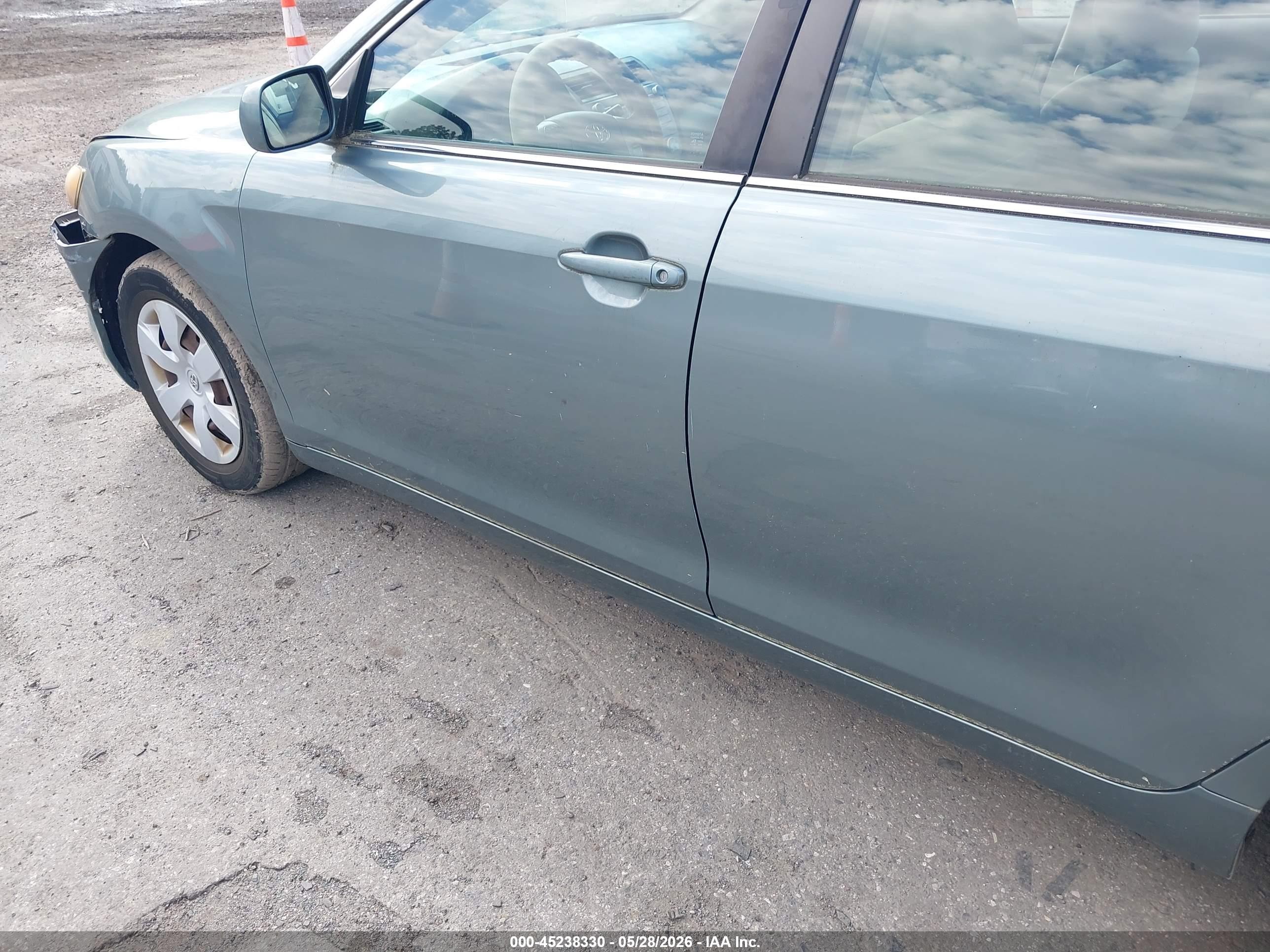 2007 Toyota Camry Le Gray vin: 4T1BE46K67U622482