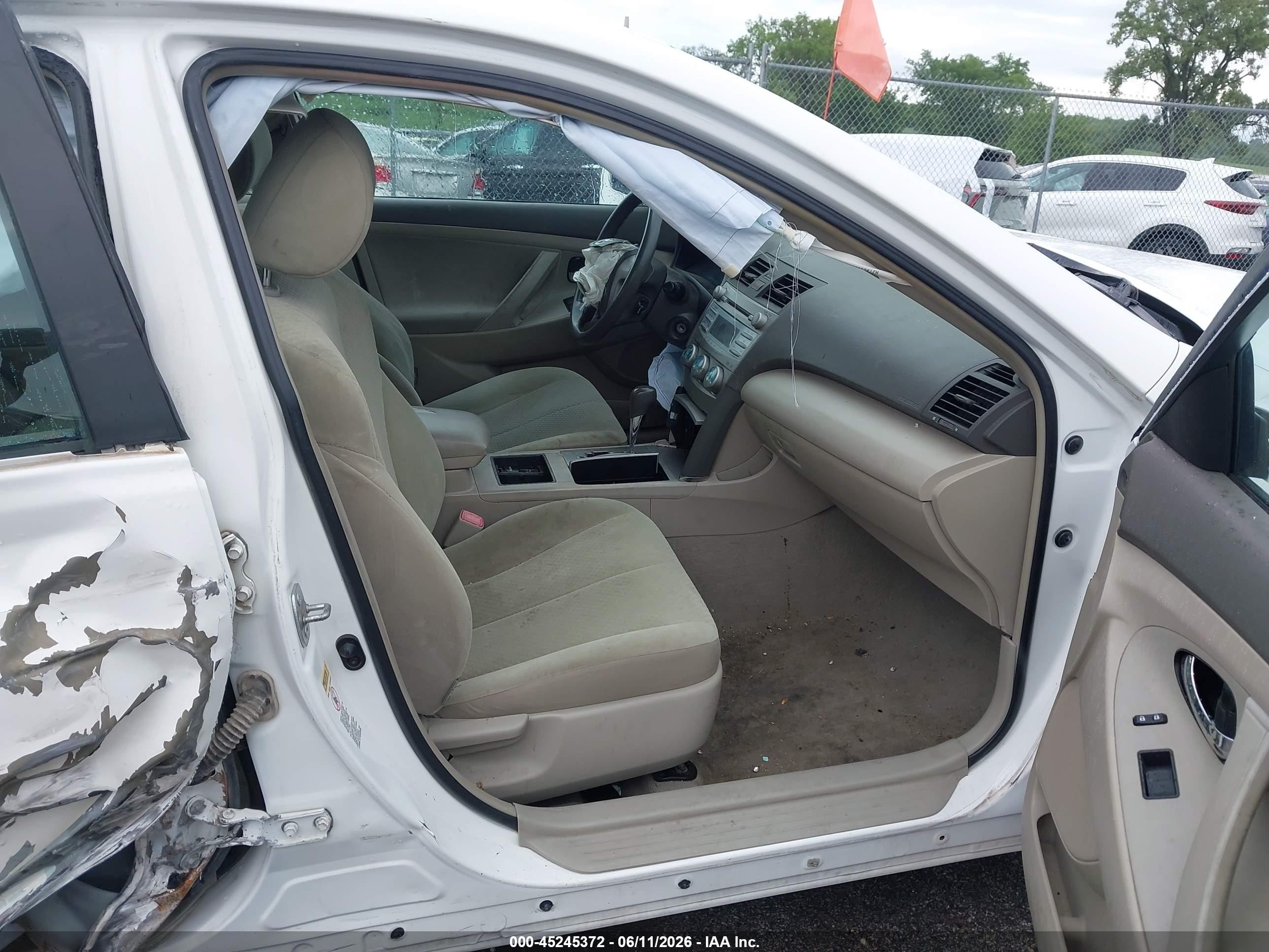 2007 Toyota Camry Le White vin: 4T1BE46K67U640013