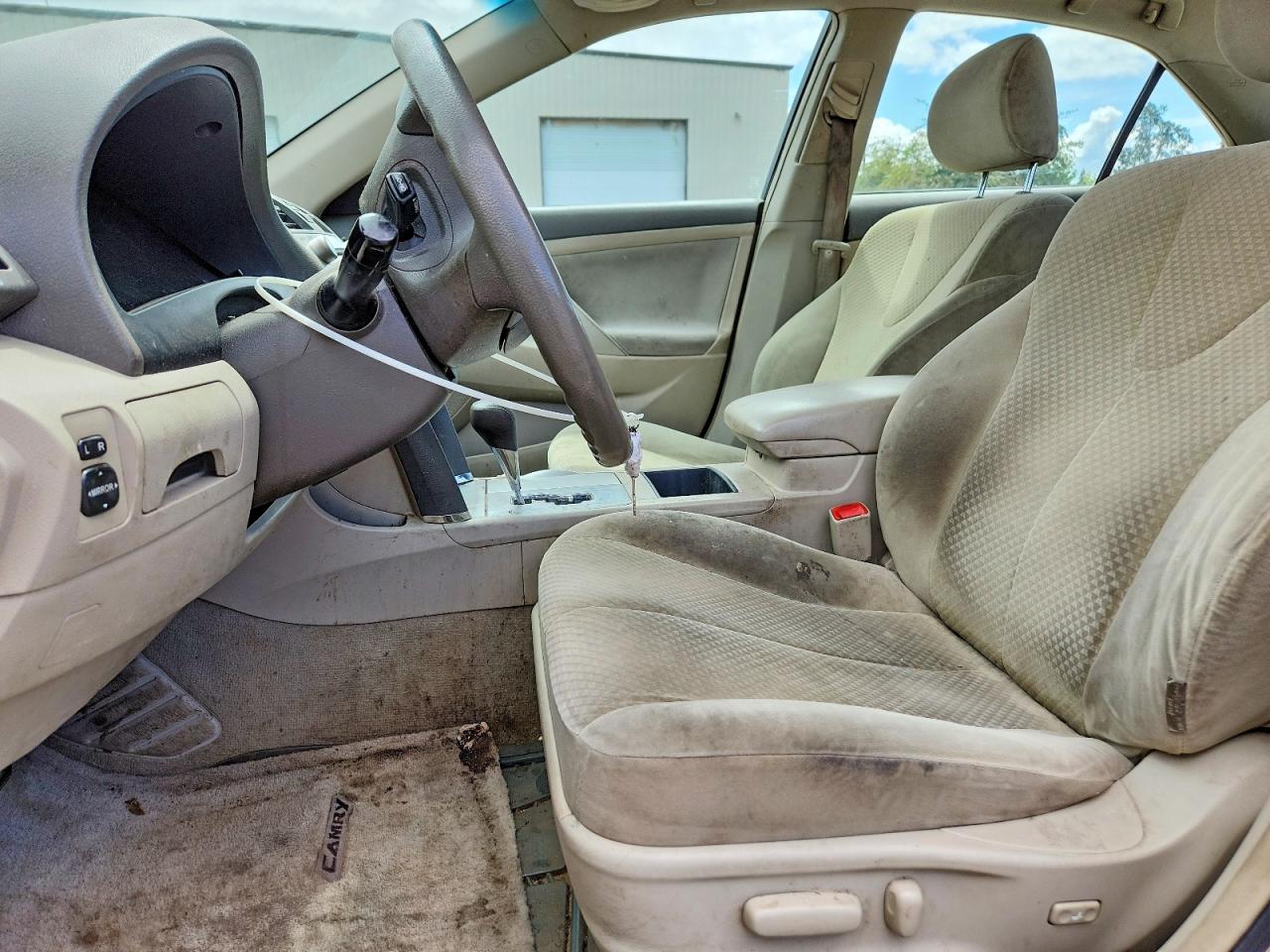 2007 Toyota Camry Le Gold vin: 4T1BE46K67U640125