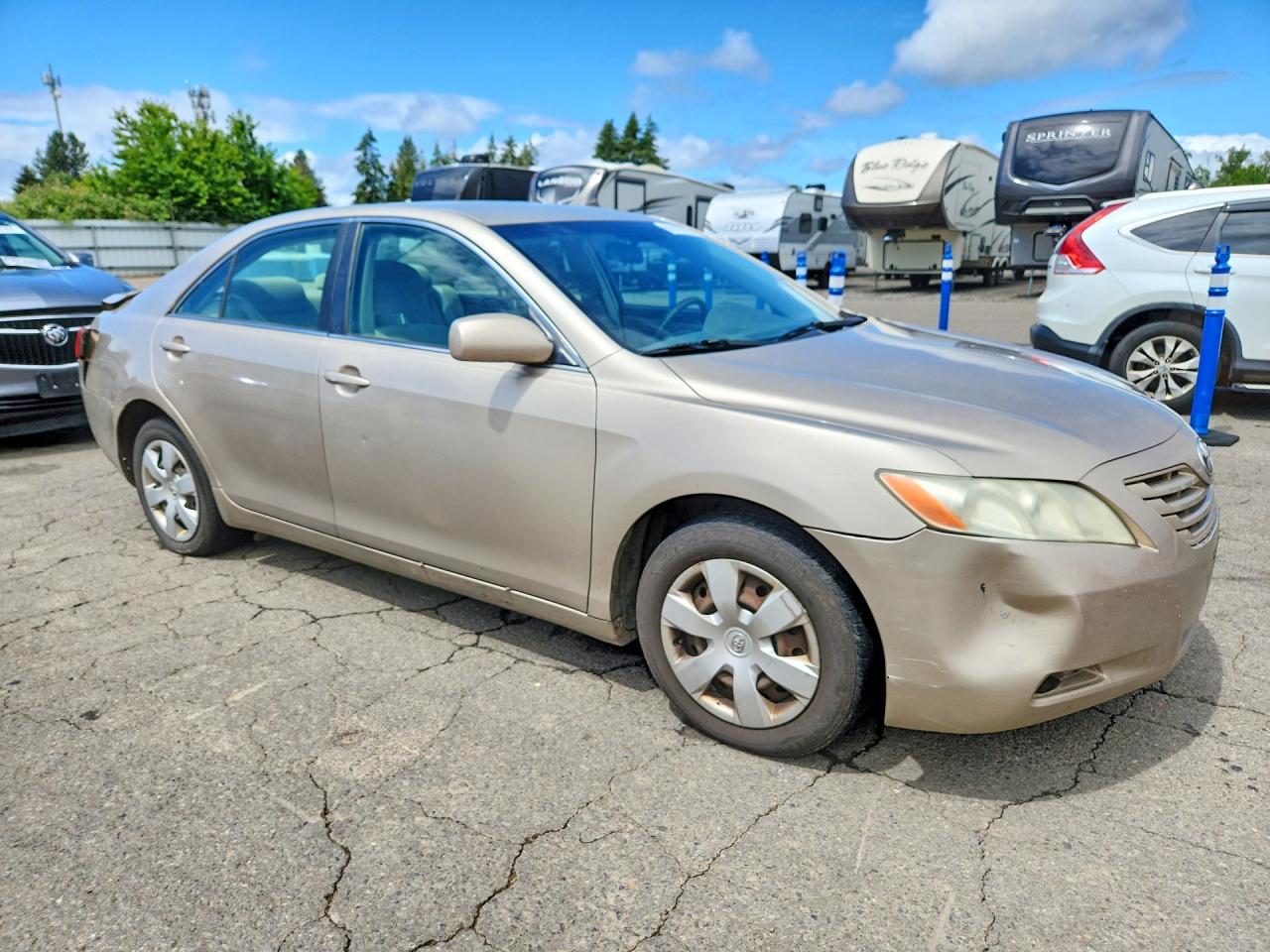 2007 Toyota Camry Le Gold vin: 4T1BE46K67U640125