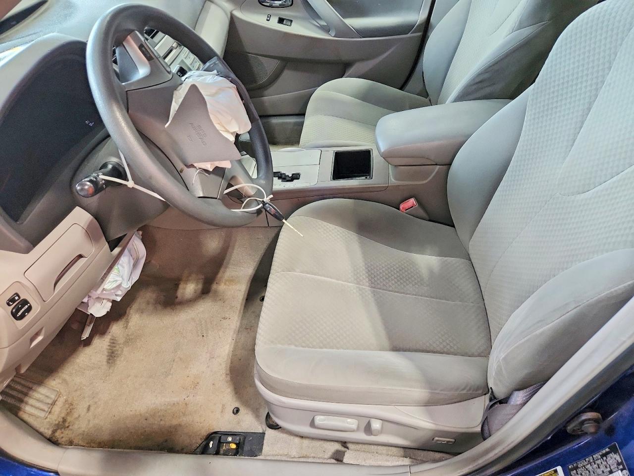 2008 Toyota Camry Le Blue vin: 4T1BE46K68U255035
