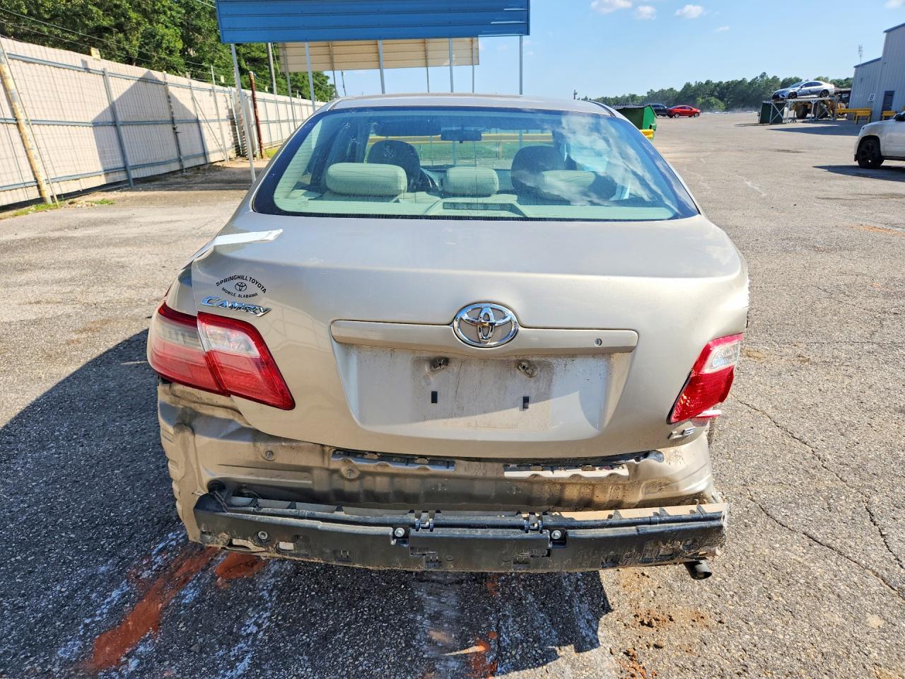 2009 Toyota Camry Le Gold vin: 4T1BE46K69U267171