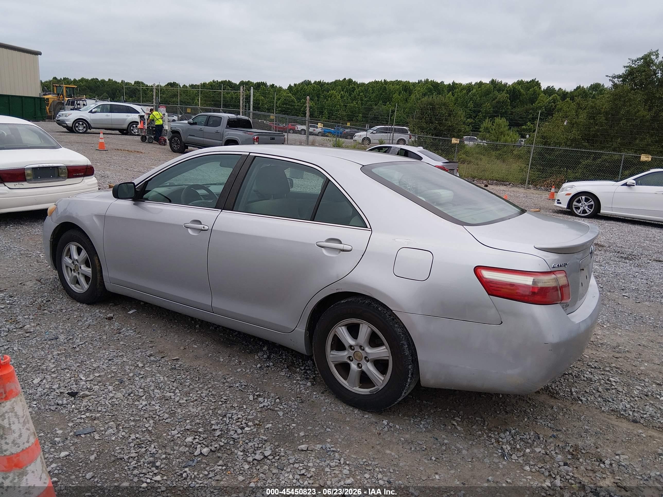 2009 Toyota Camry Le Silver vin: 4T1BE46K69U287985