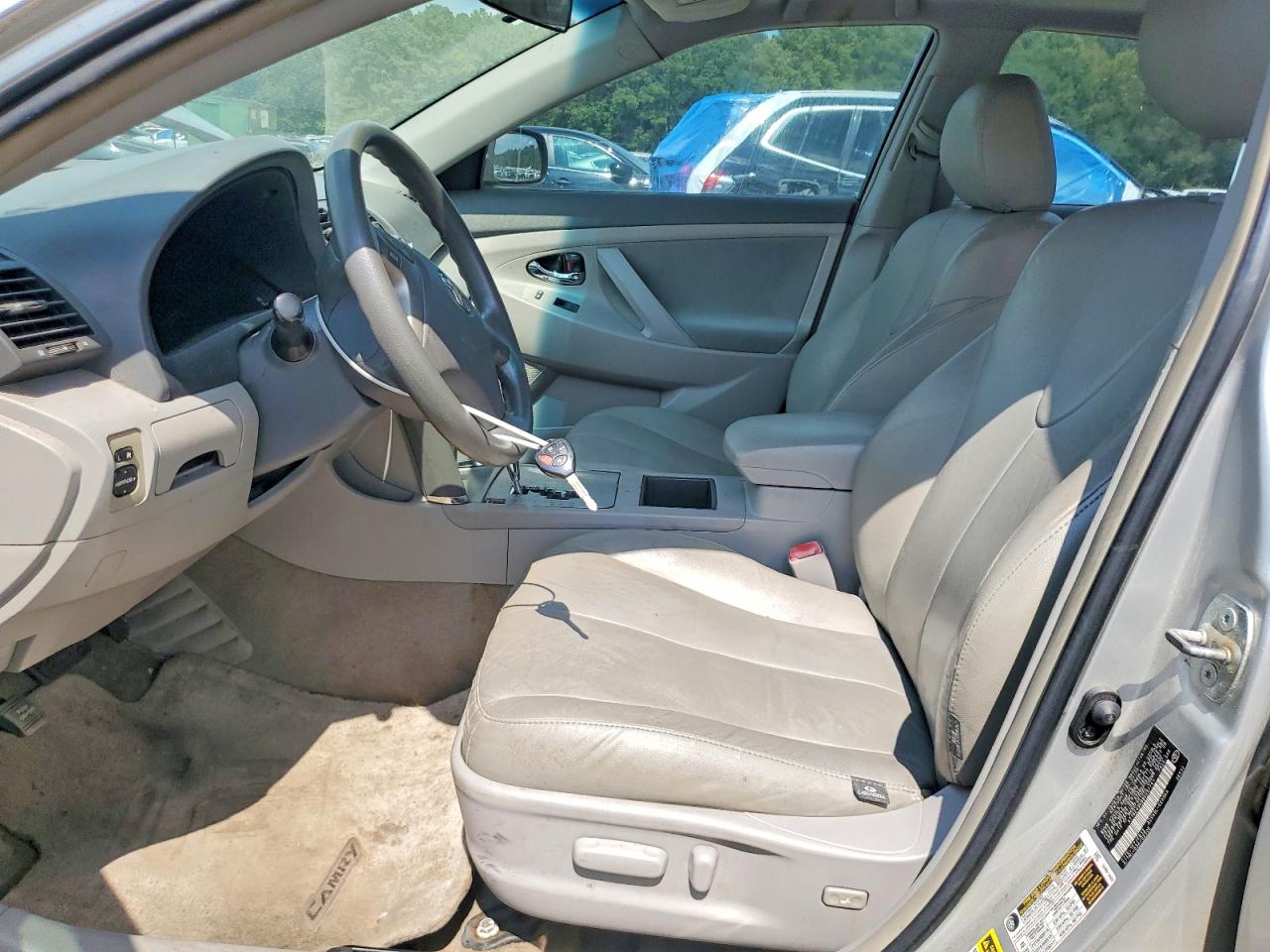 2009 Toyota Camry Le Silver vin: 4T1BE46K69U297741