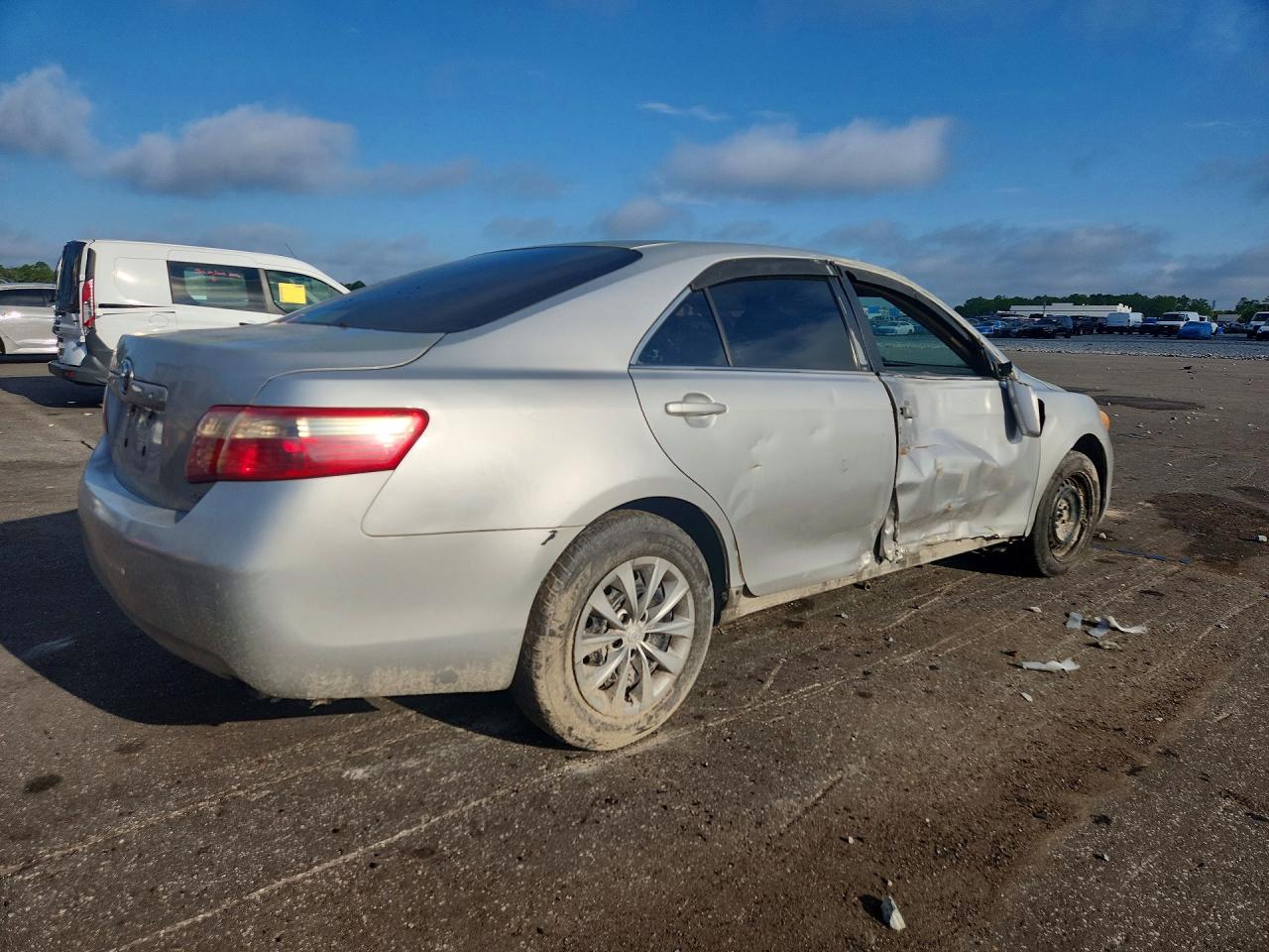 2009 Toyota Camry Le Серебряный vin: 4T1BE46K69U324162
