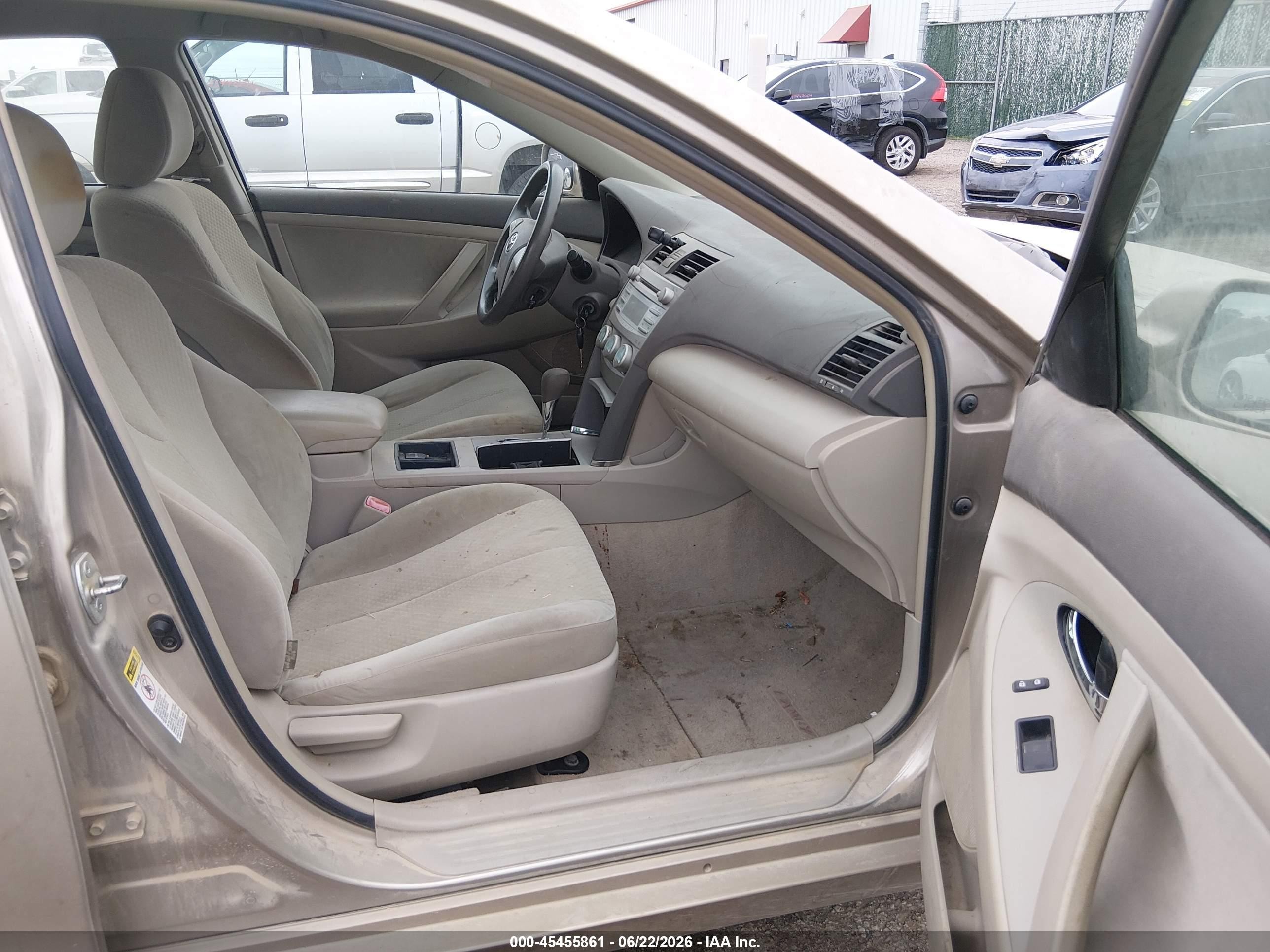 2009 Toyota Camry Le Tan vin: 4T1BE46K69U334643