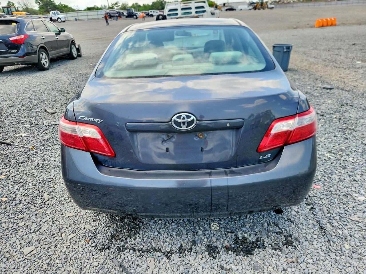 2009 Toyota Camry Le Gray vin: 4T1BE46K69U334805