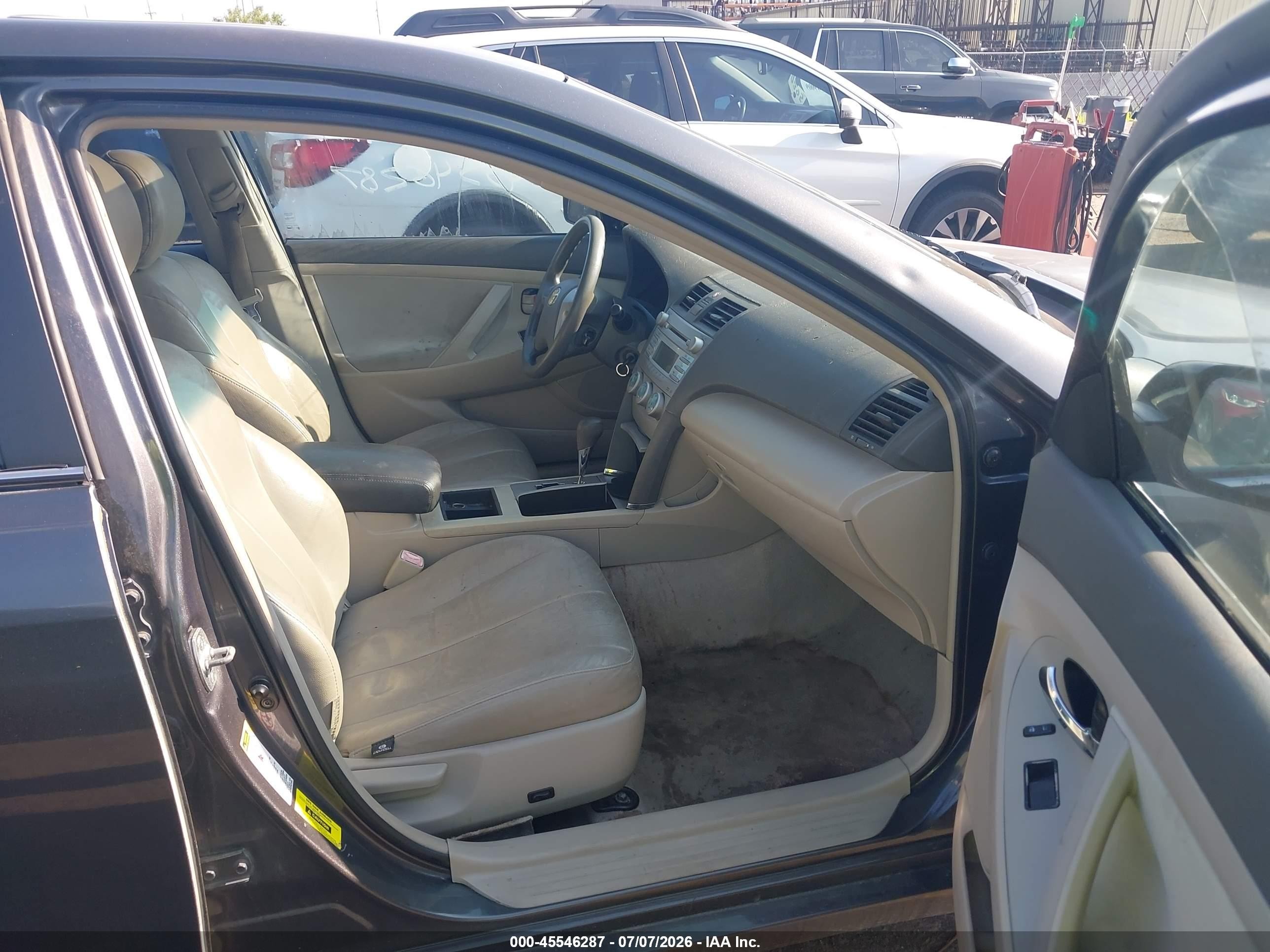 2009 Toyota Camry Le Gray vin: 4T1BE46K69U335579