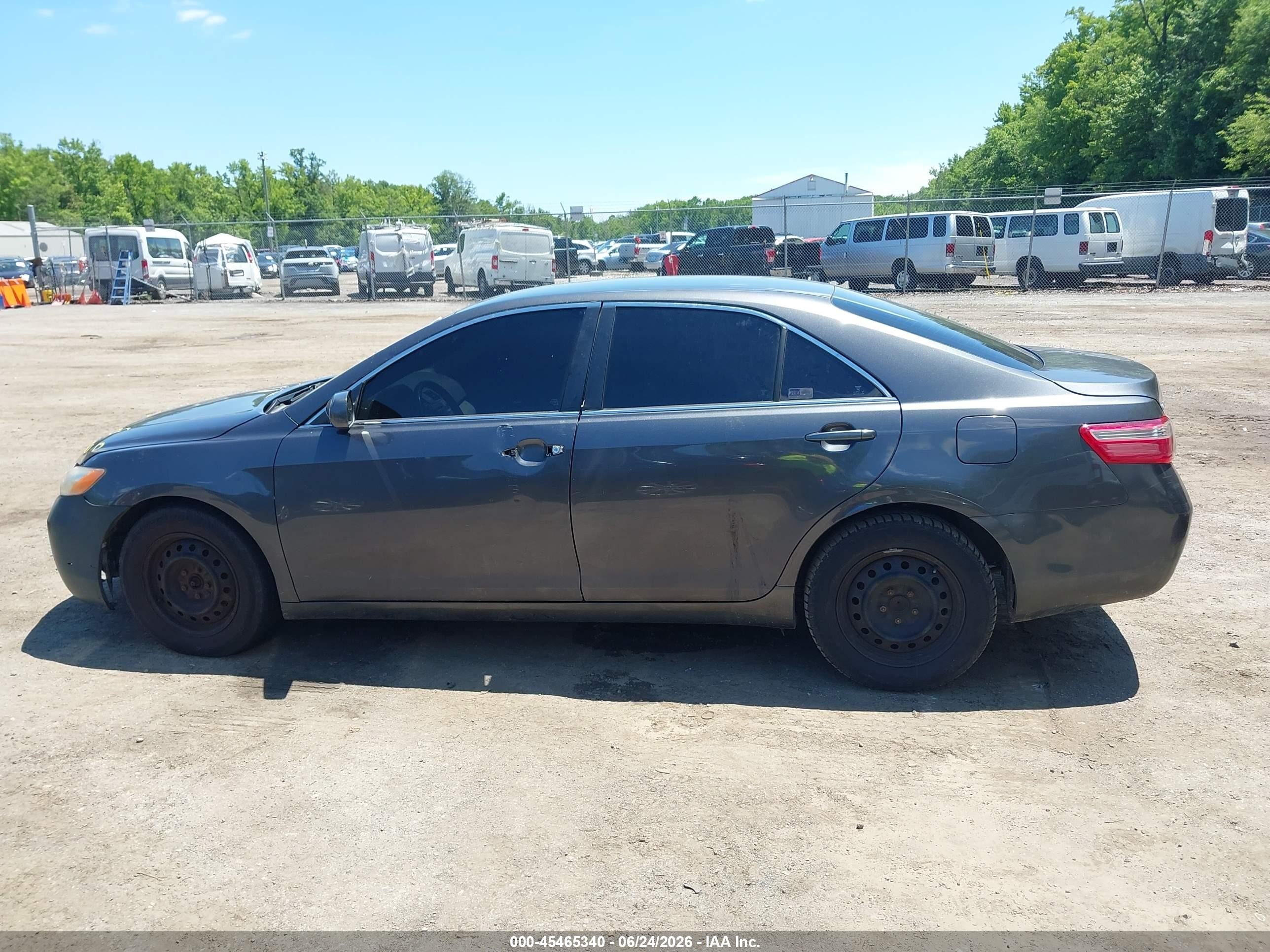 2009 Toyota Camry Le Gray vin: 4T1BE46K69U348848