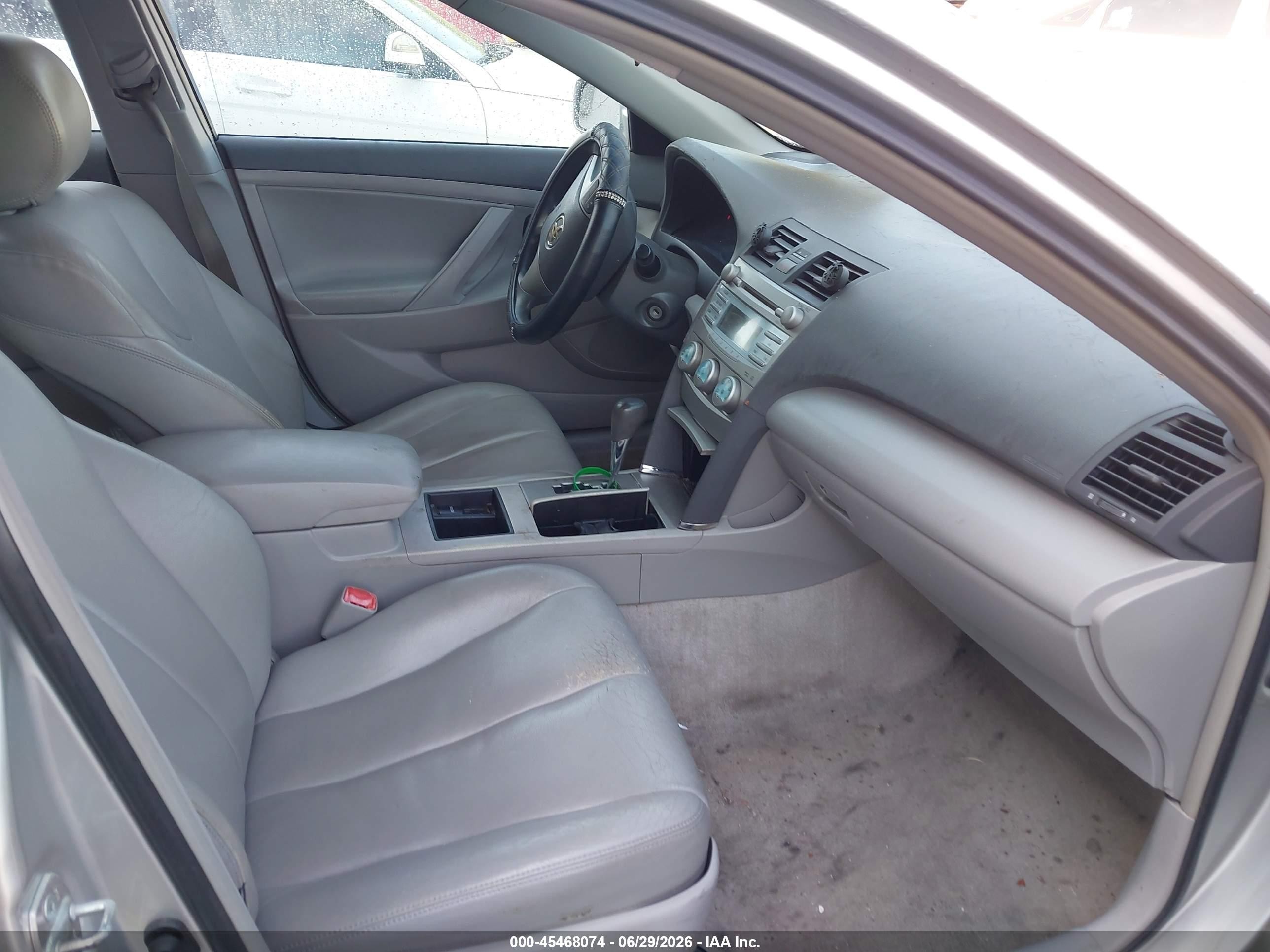 2009 Toyota Camry Le Silver vin: 4T1BE46K69U351281