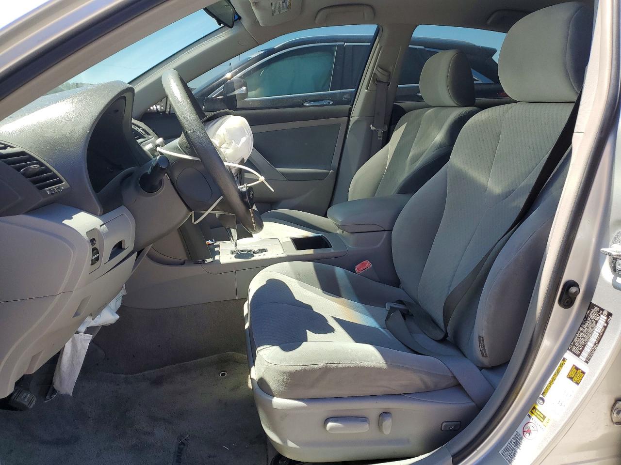 2009 Toyota Camry Le Gray vin: 4T1BE46K69U353550