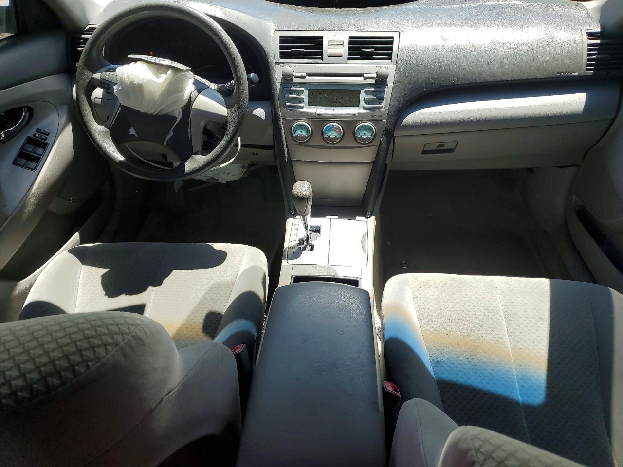 2009 Toyota Camry Le Gray vin: 4T1BE46K69U353550