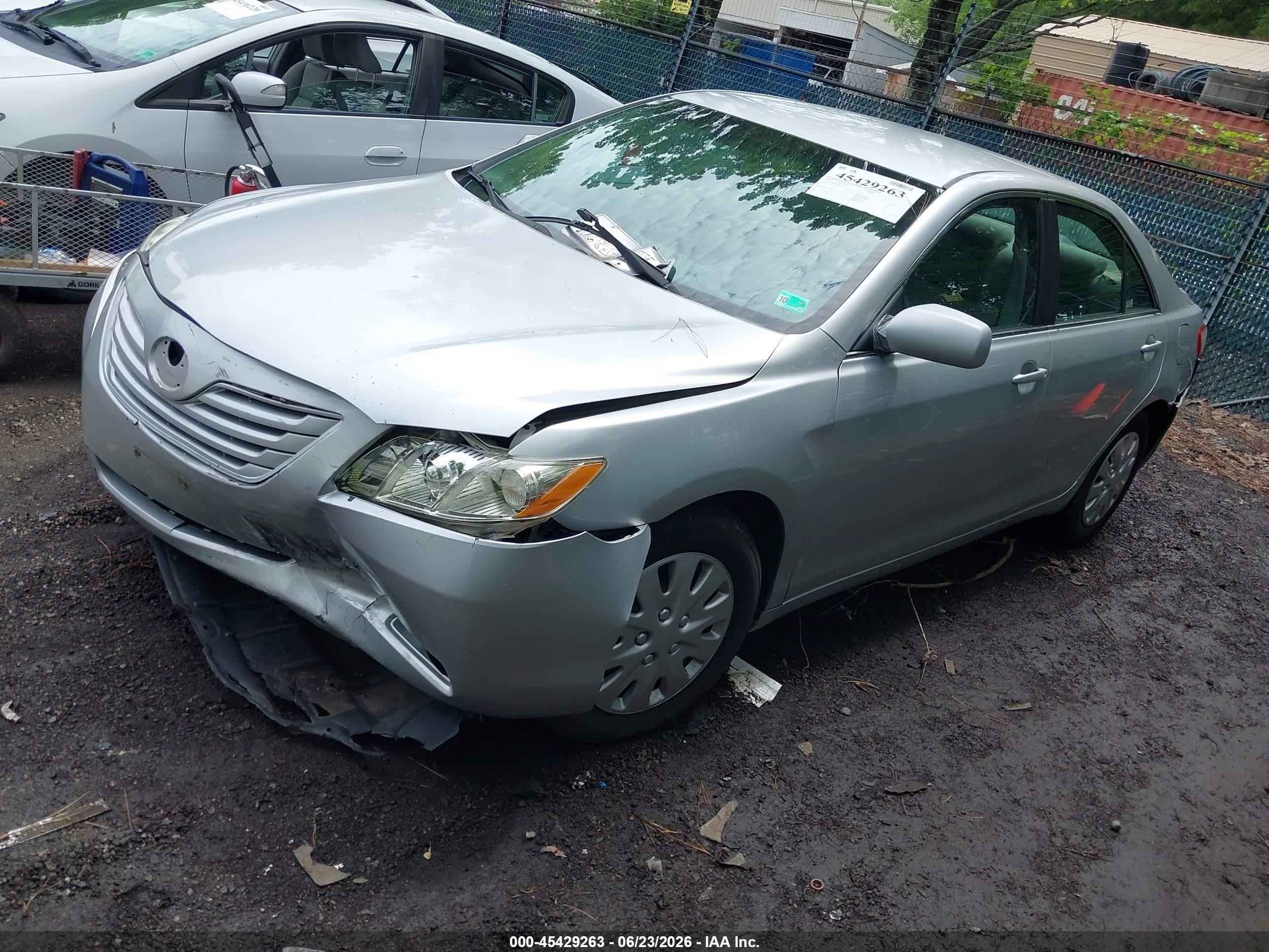 2009 Toyota Camry Le Silver vin: 4T1BE46K69U357663