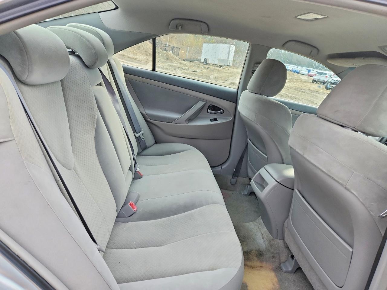 2009 Toyota Camry Base Silver vin: 4T1BE46K69U358604