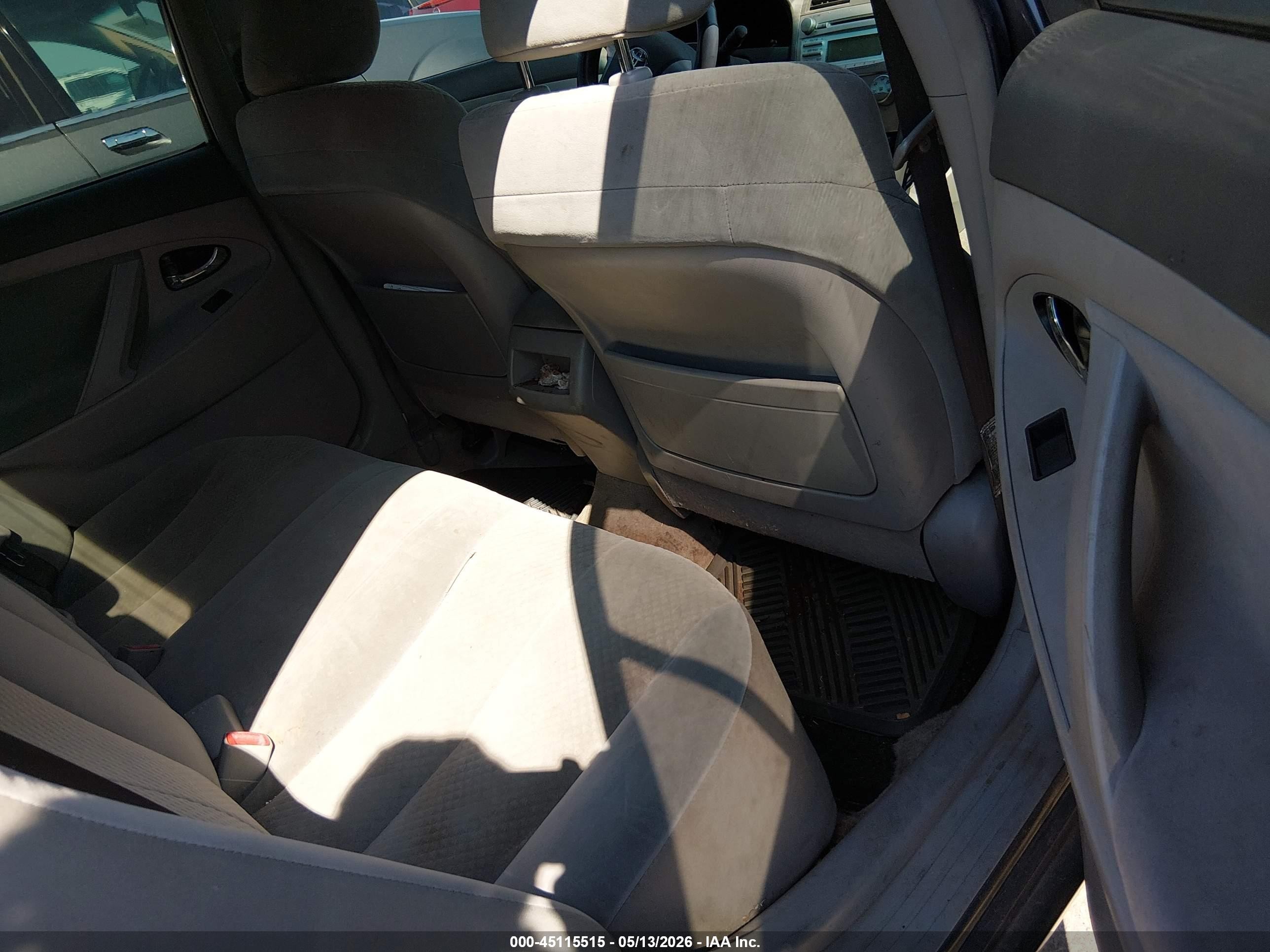 2009 Toyota Camry Le Gray vin: 4T1BE46K69U398648