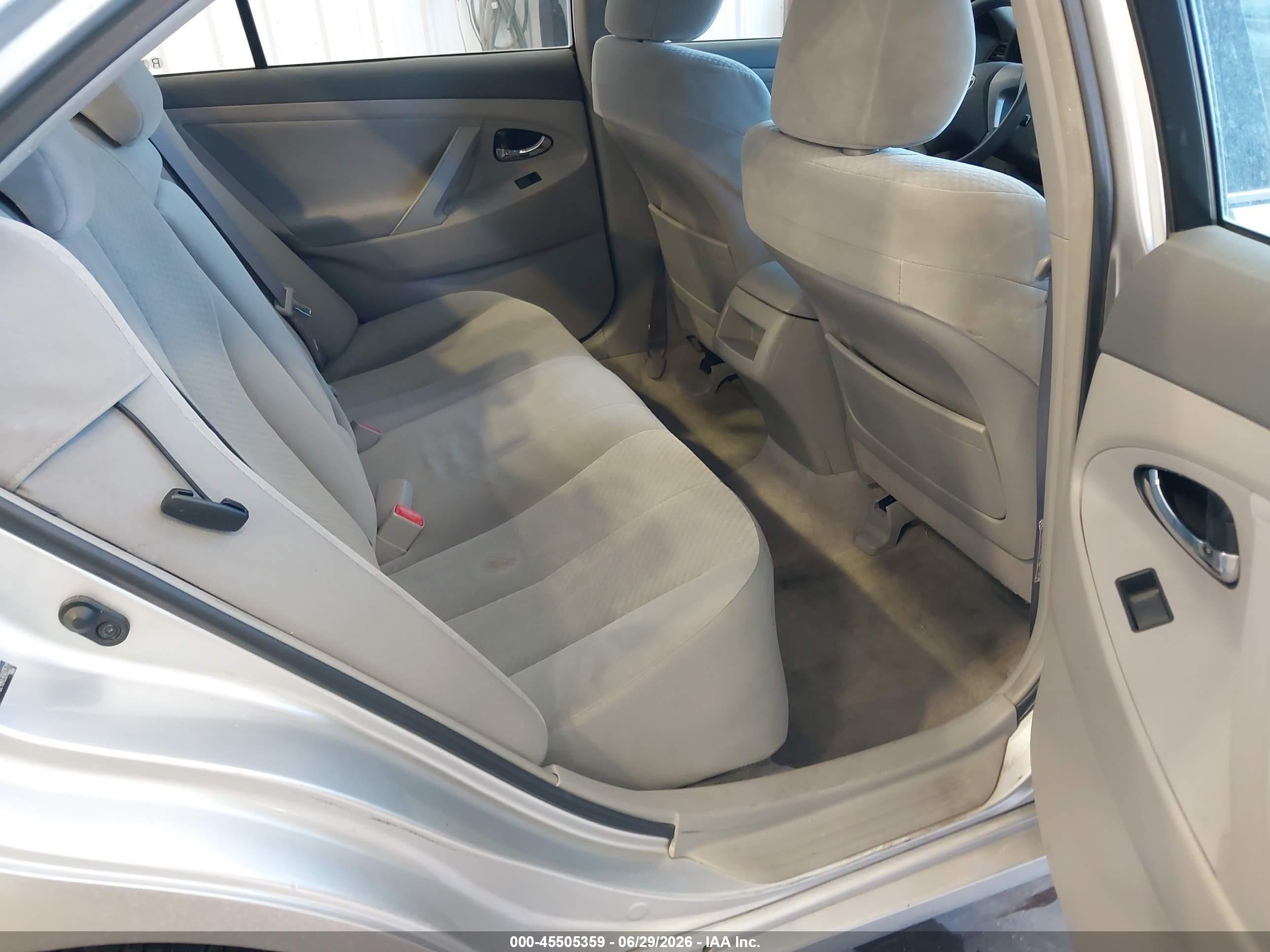2009 Toyota Camry Le Silver vin: 4T1BE46K69U403511