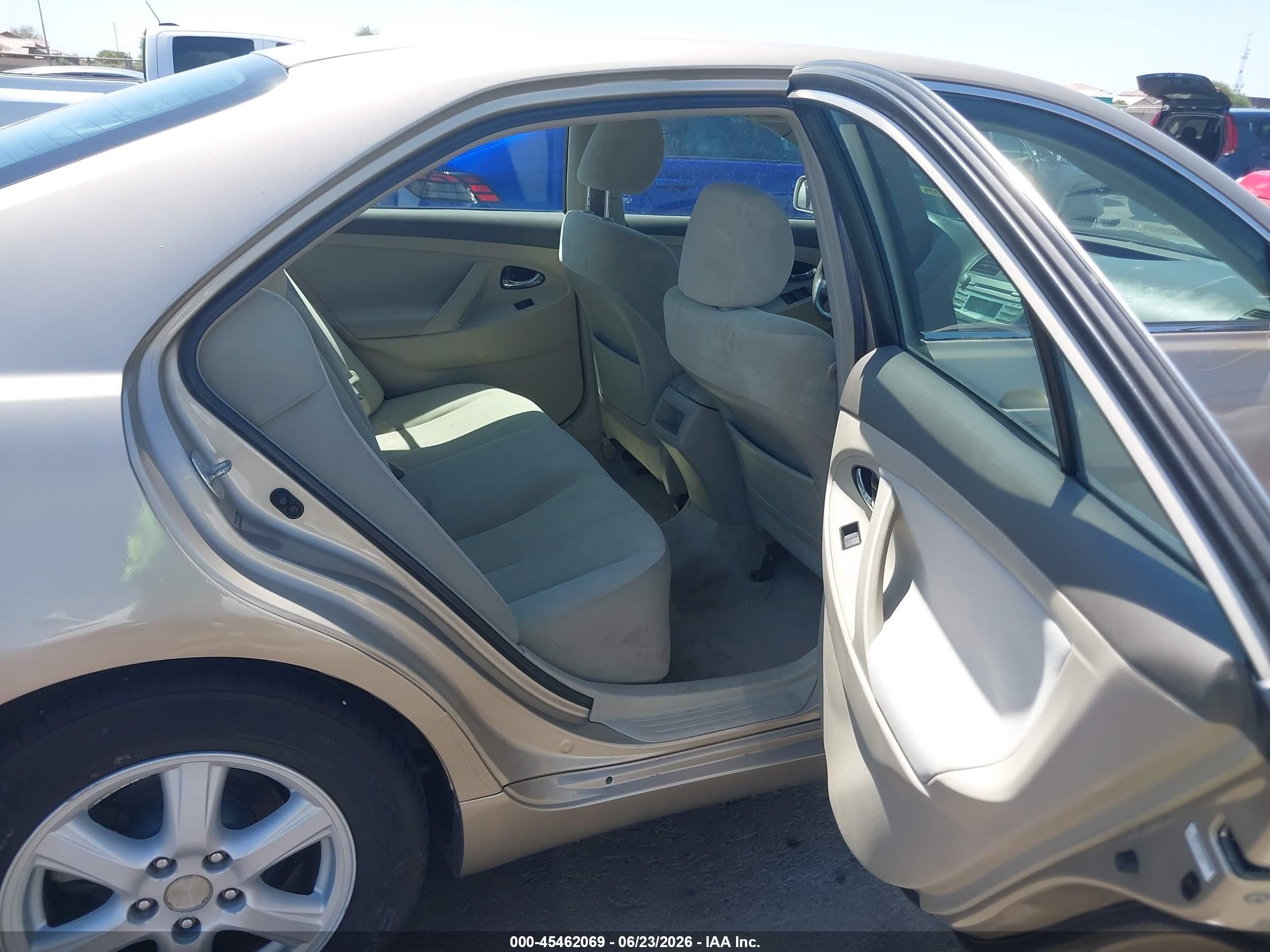 2009 Toyota Camry Le Champagne vin: 4T1BE46K69U405131