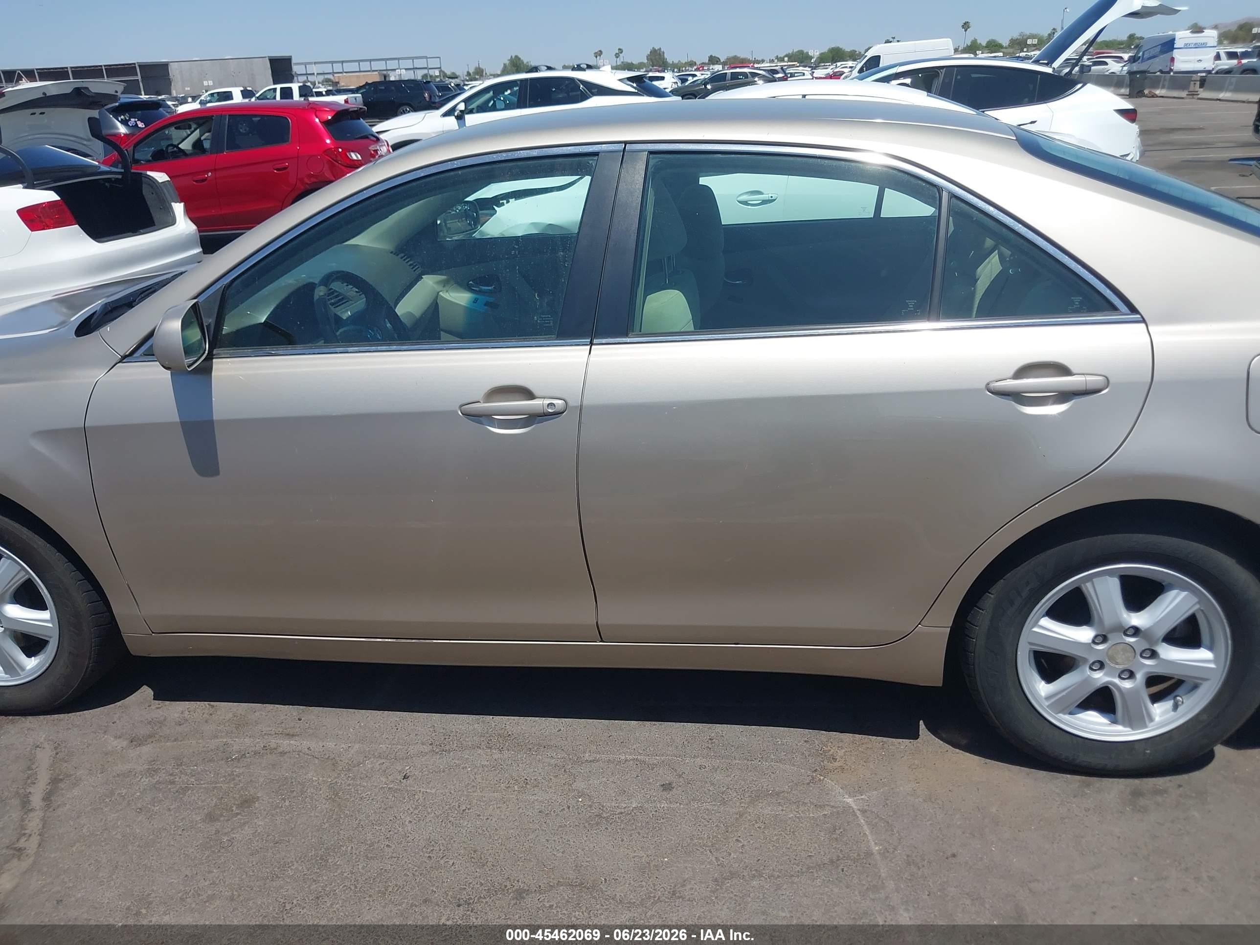 2009 Toyota Camry Le Champagne vin: 4T1BE46K69U405131