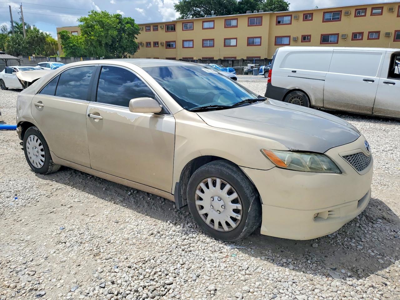 2009 Toyota Camry Le Золотой vin: 4T1BE46K69U817419