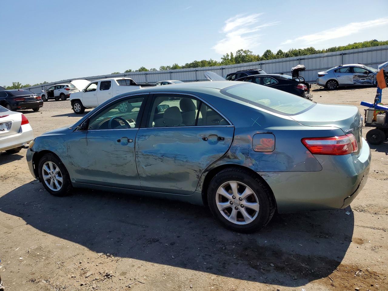 2009 Toyota Camry Le Gray vin: 4T1BE46K69U820322