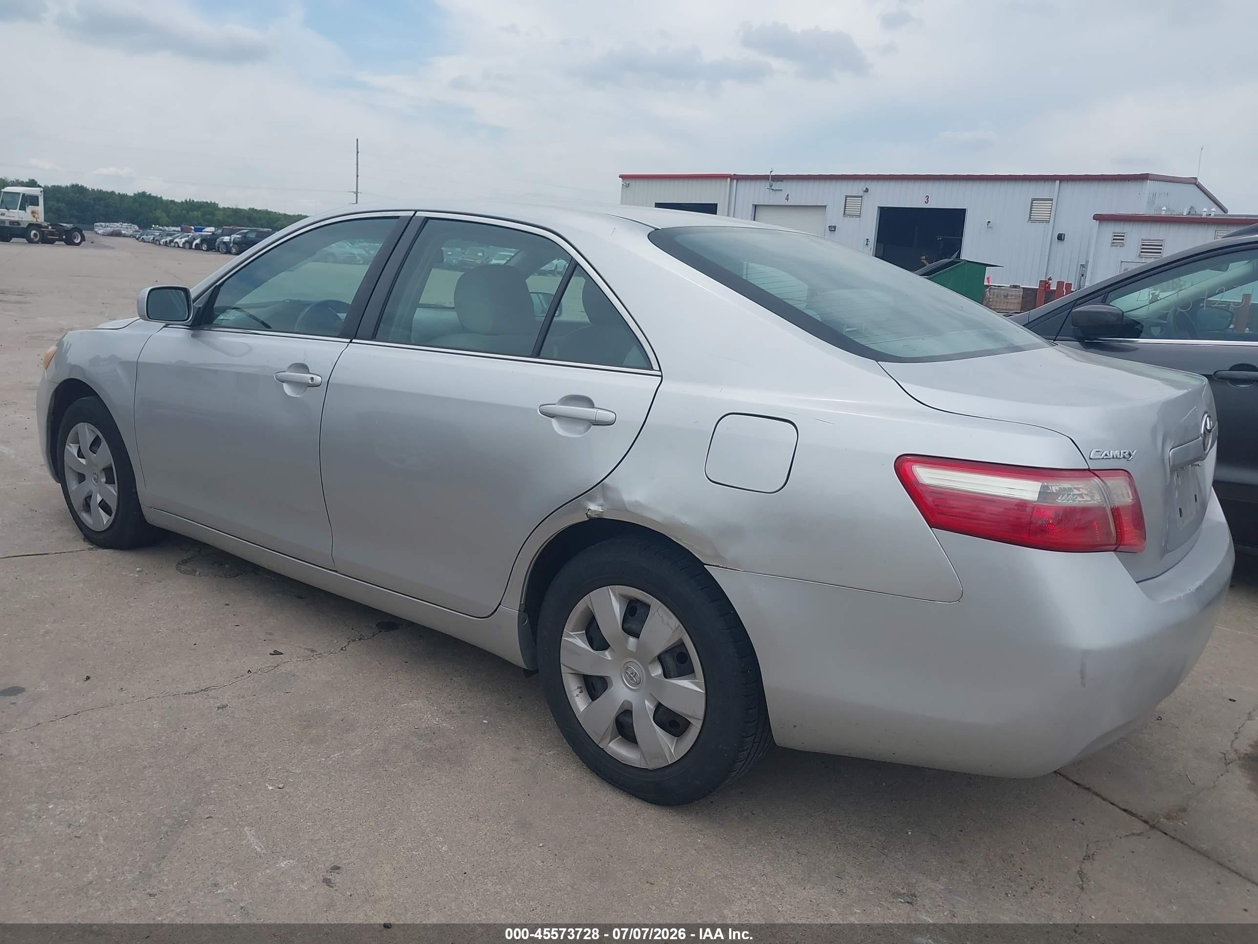 2009 Toyota Camry Le Silver vin: 4T1BE46K69U830977