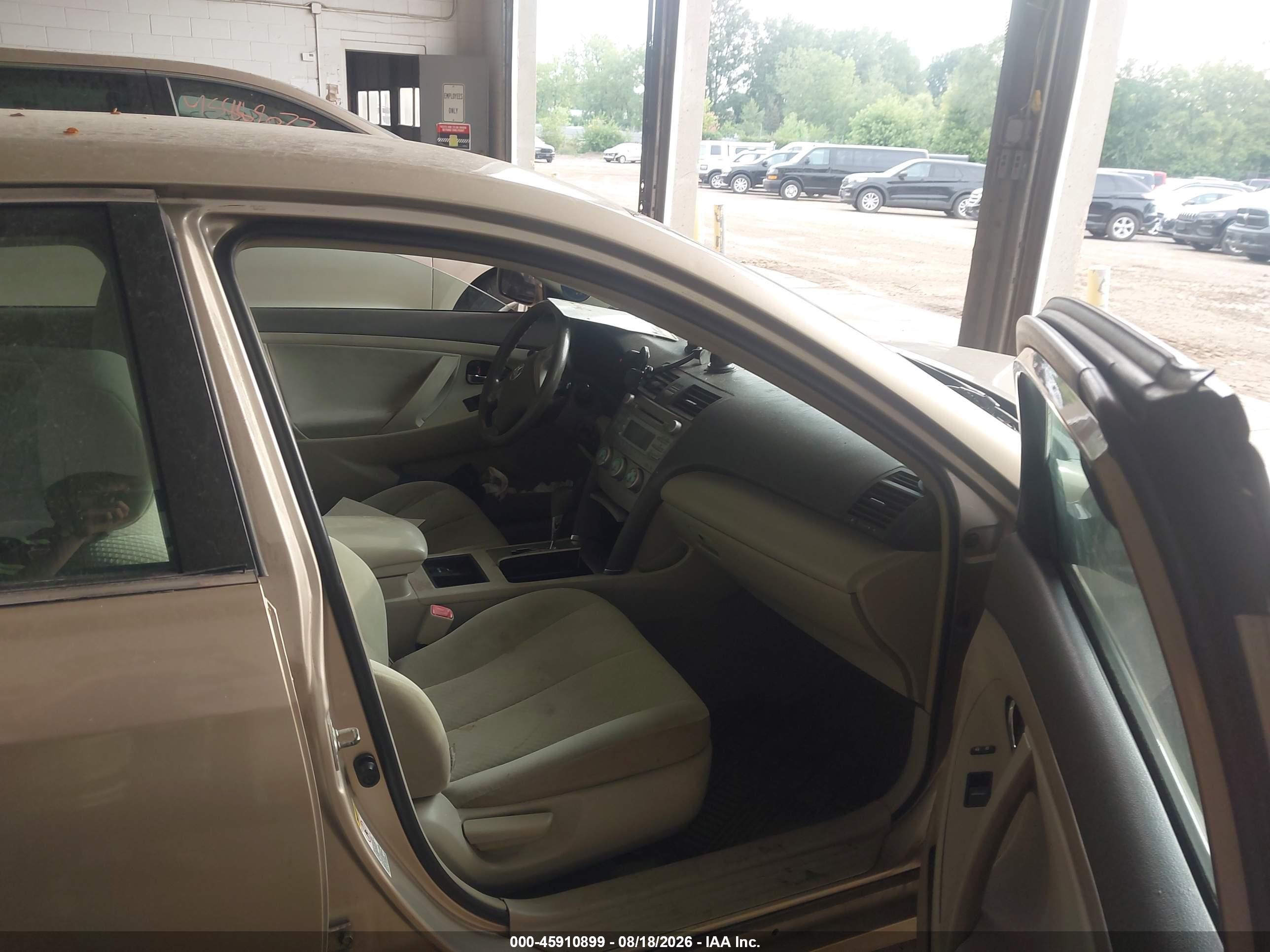2009 Toyota Camry Le Желто-коричневый vin: 4T1BE46K69U848119