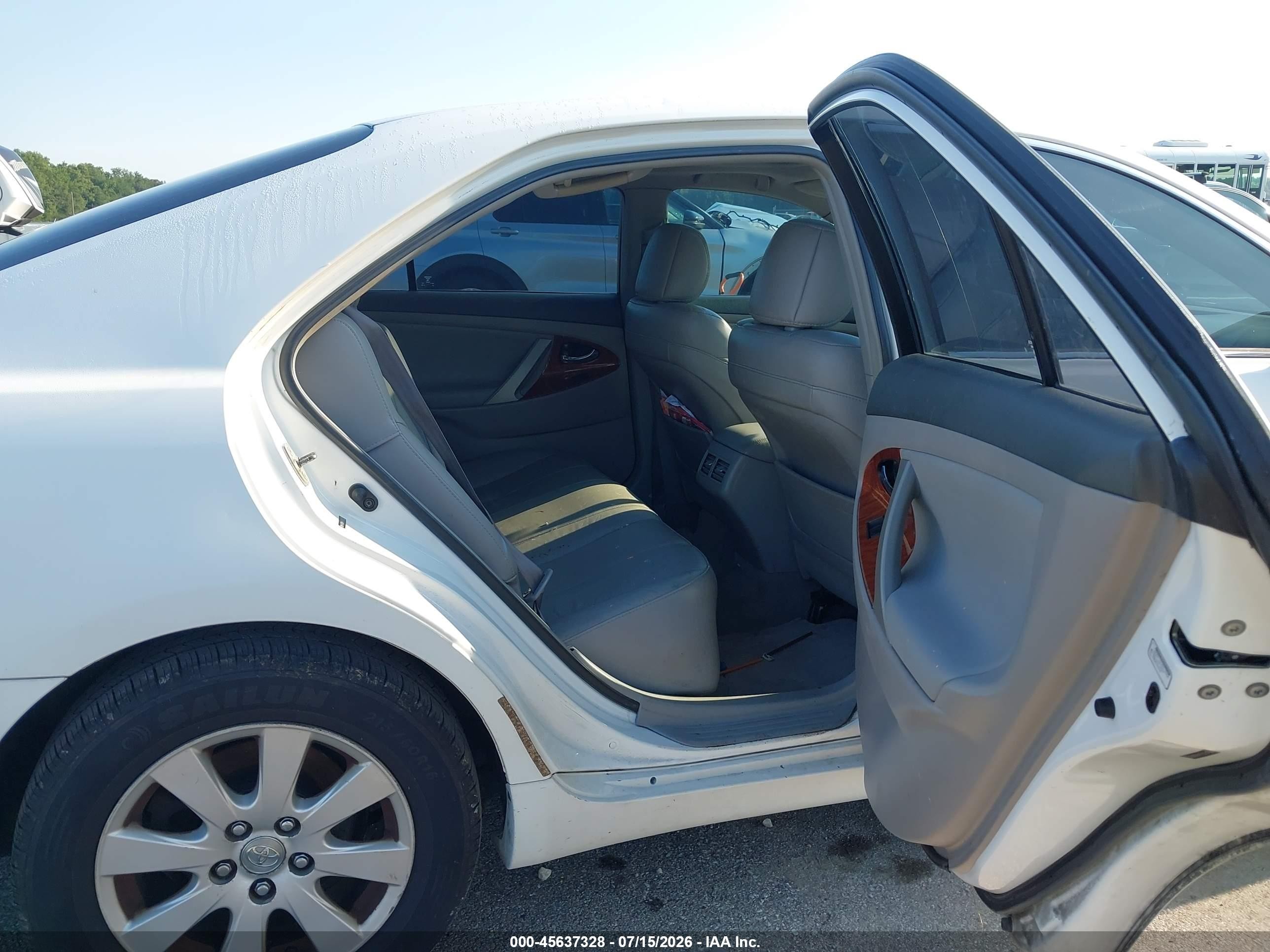 2009 Toyota Camry Xle White vin: 4T1BE46K69U851795