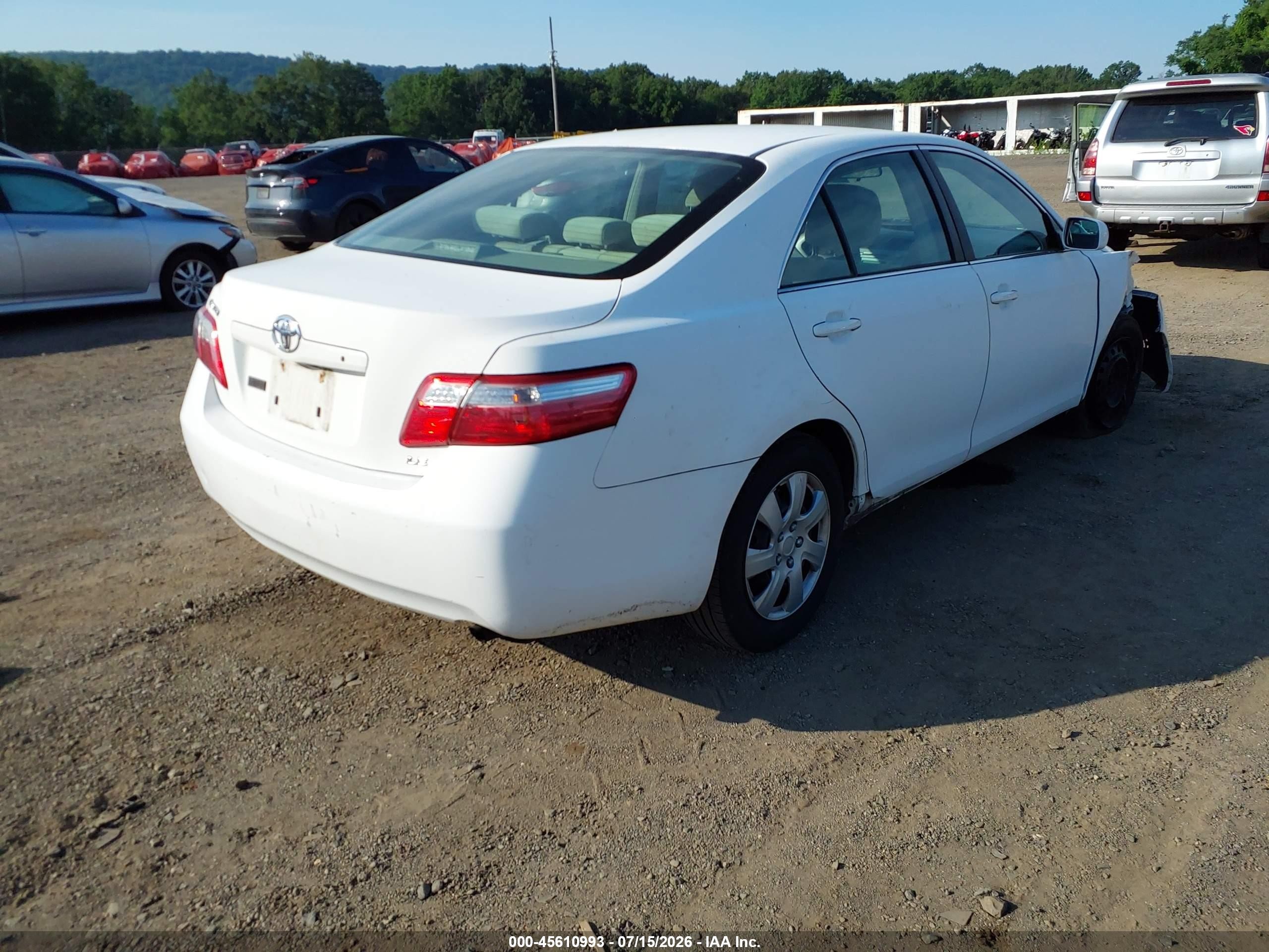 2009 Toyota Camry Le White vin: 4T1BE46K69U895778